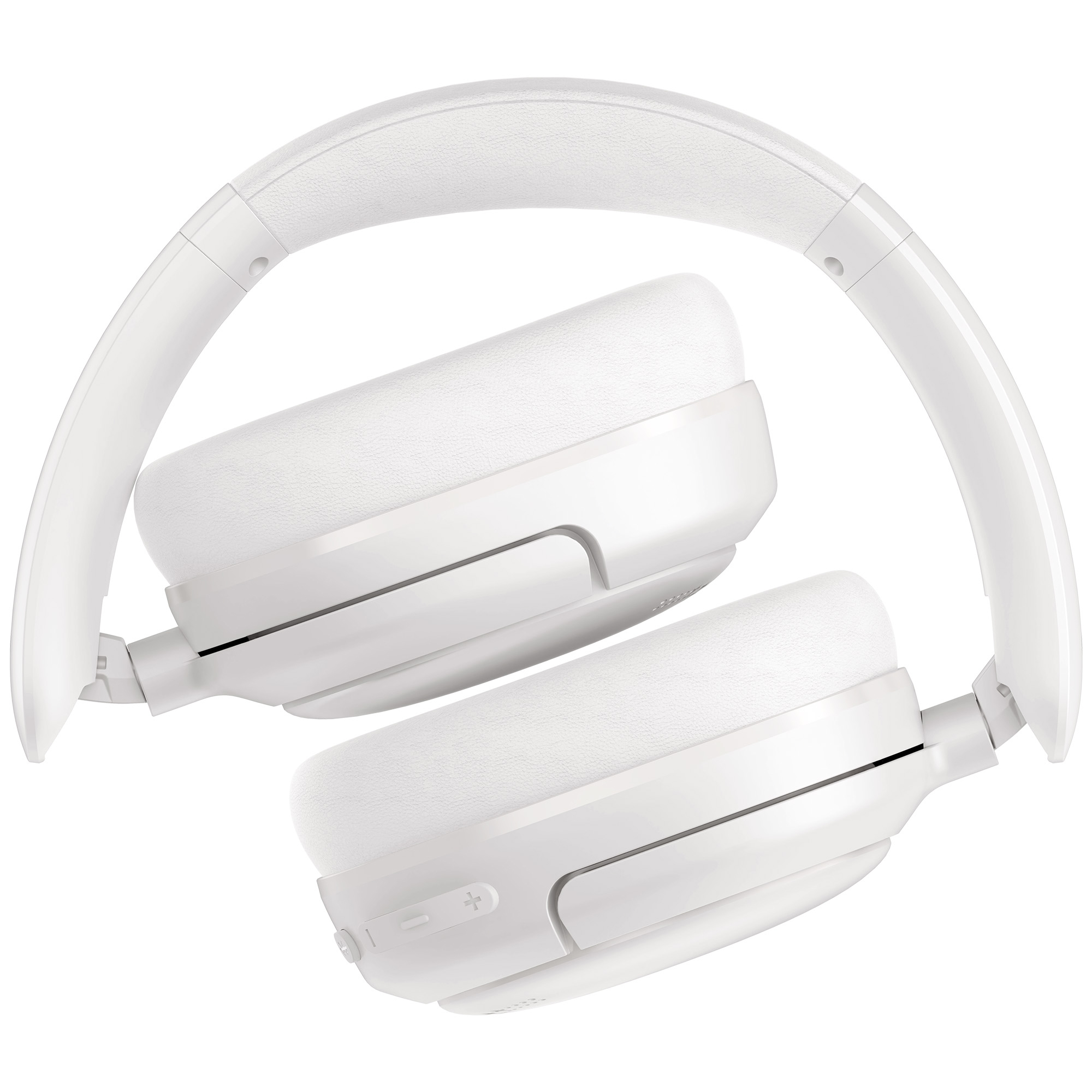 Białe słuchawki, złożone, z miękkimi nausznikami i pałąkiem, na białym tle.