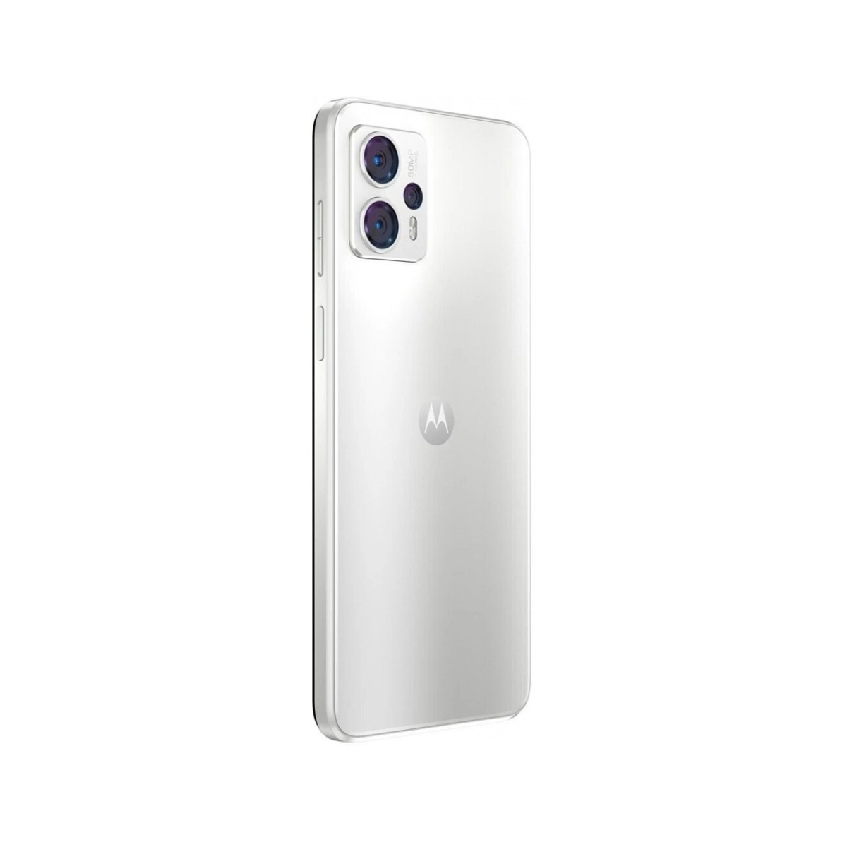 Un teléfono inteligente Motorola blanco, vista en ángulo. Tiene tres cámaras, un logotipo de Motorola y un marco metálico. El fondo es blanco.
