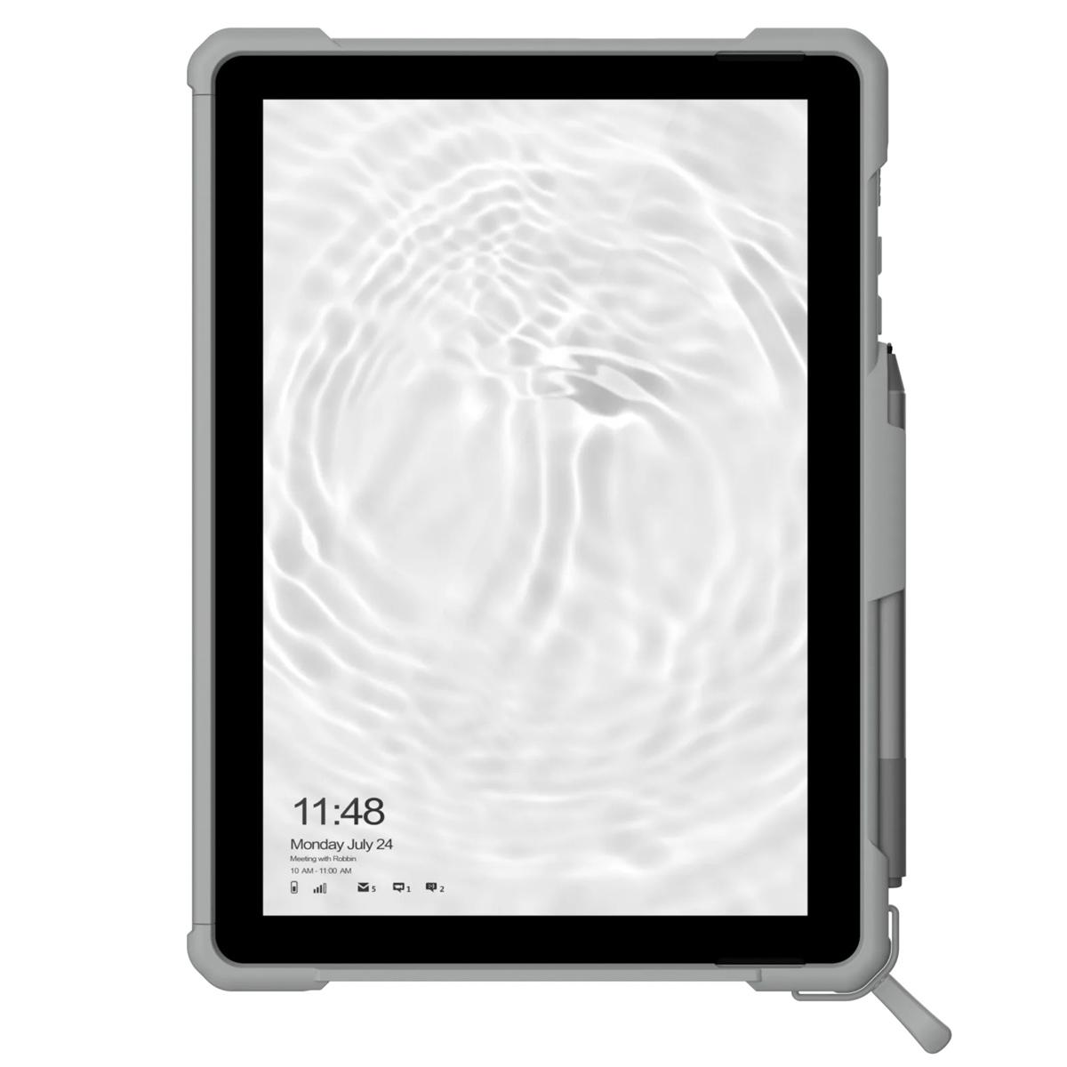 Un tablet con schermo ad onde d'acqua mostra ora e data. È in una custodia protettiva grigia con una penna.