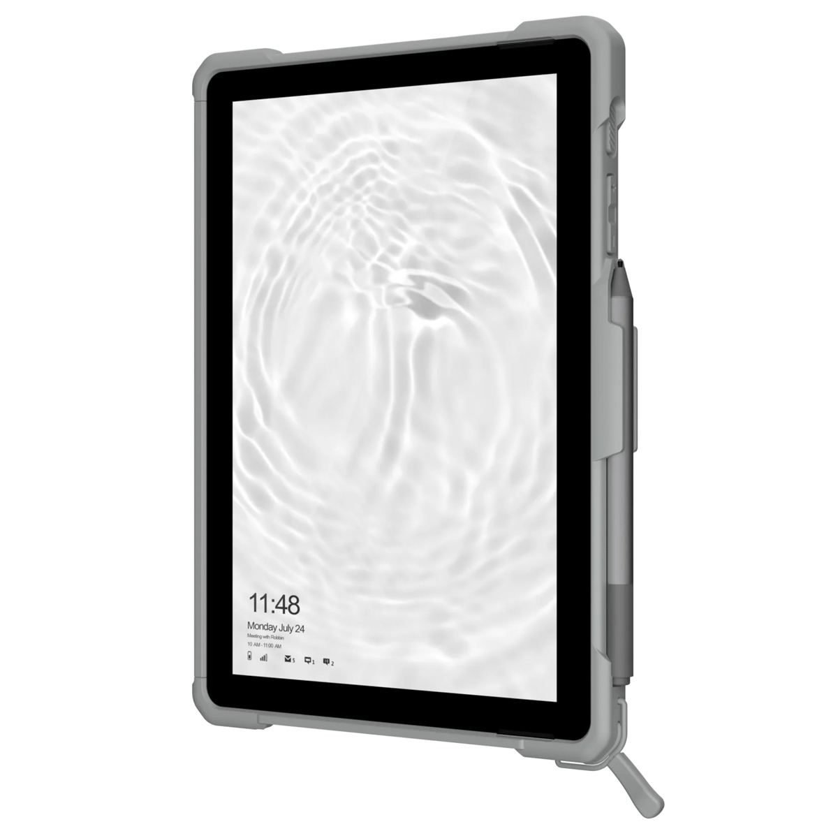 Un tablet con onde d'acqua sullo schermo. È in una custodia grigia con uno stilo. Lo schermo mostra l'ora e la data.