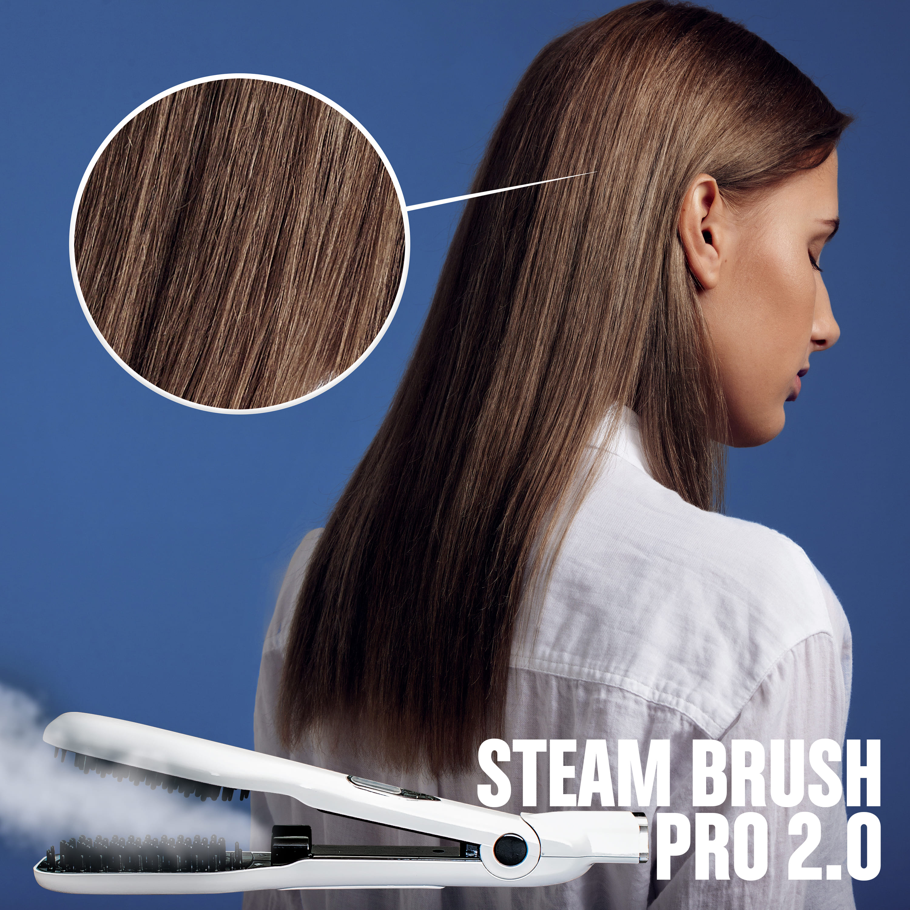 Si vede una donna con i capelli castani. Una spazzola a vapore è in primo piano e lo sfondo è blu.
