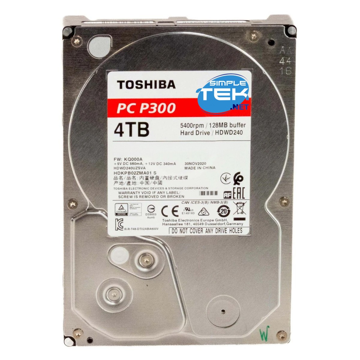 Dysk twardy Toshiba PC P300 4TB. Srebrna metalowa obudowa, czarny tekst i naklejka Simple Tek.