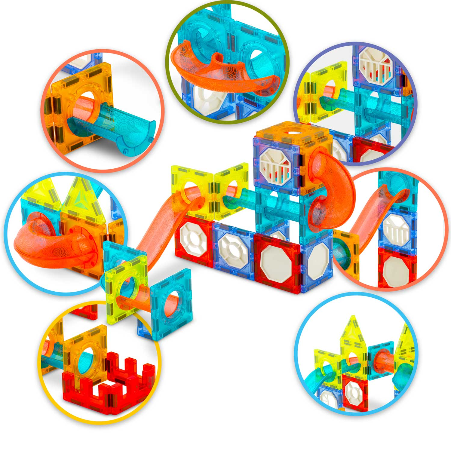 Kolorowy magnetyczny zestaw konstrukcyjny z różnymi klockami i zjeżdżalniami, ułożonymi w zabawną strukturę. Podkreślone w okrągłych wstawkach dla szczegółów.