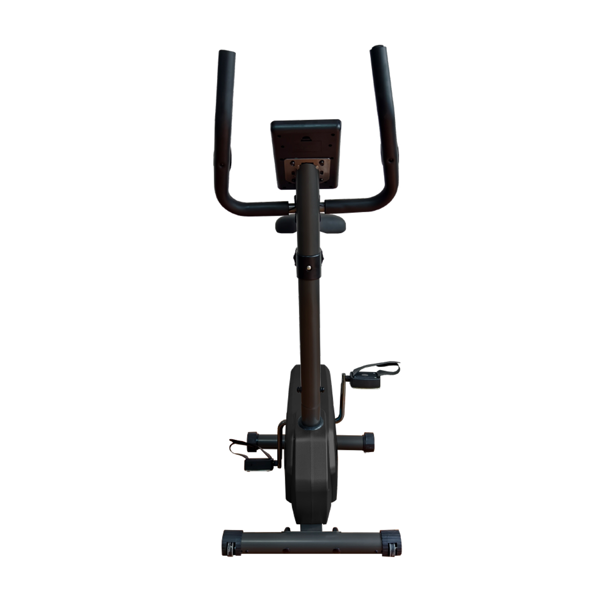 Una bicicleta estática negra está centrada. Tiene manillar, pantalla, pedales y un marco de soporte, todo sobre un fondo blanco.