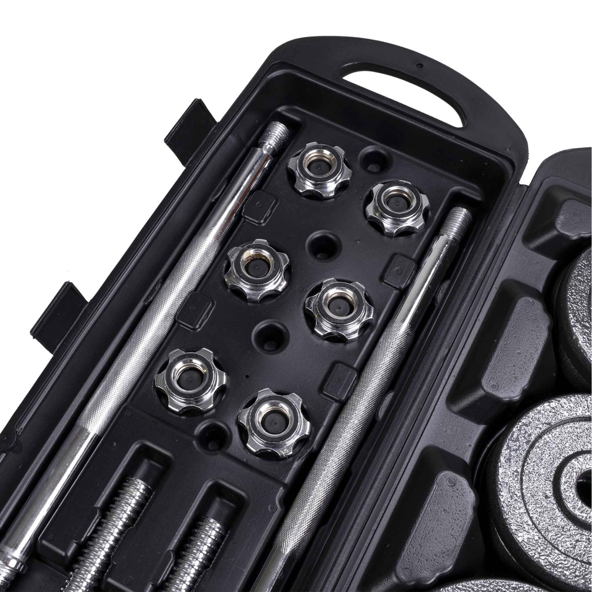 Czarna walizka z hantlami. W środku znajdują się sztangi, blokady obciążników i talerze. Przedmioty są srebrne i czarne.