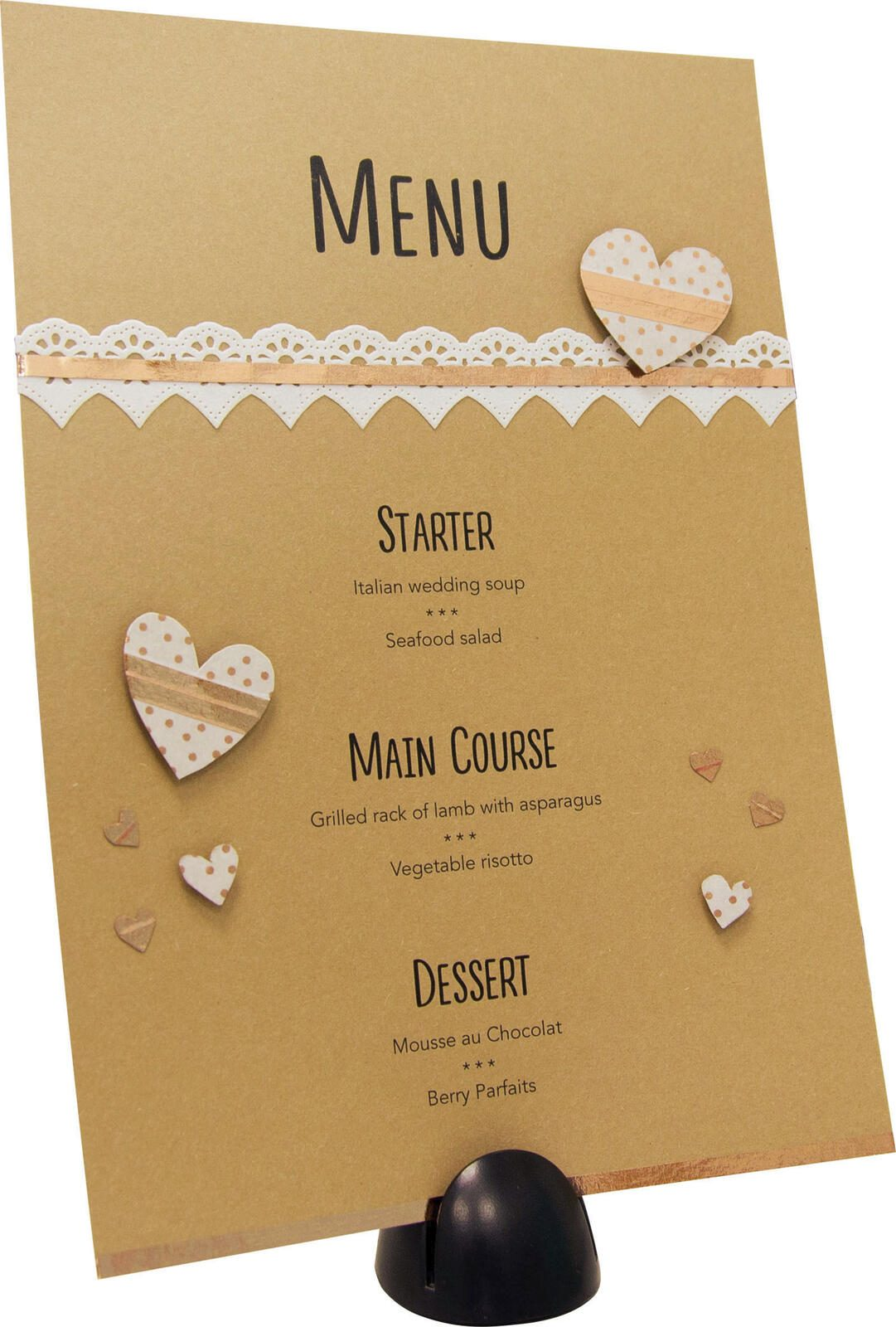 Eine Menükarte mit Kraftpapierhintergrund. Sie hat ein Herzdesign und eine Speisekarte mit Vorspeisen, Hauptgerichten und Dessertoptionen.