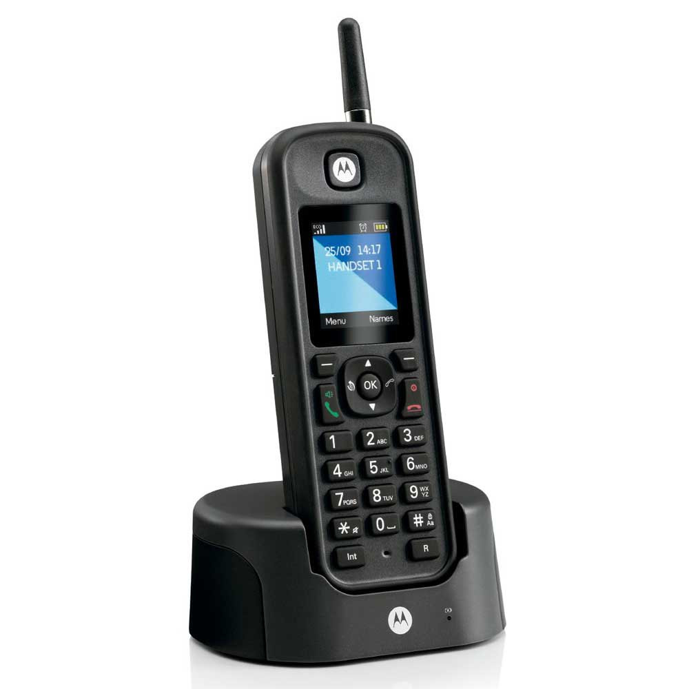 Ein schwarzes schnurloses Telefon mit Ladestation. Das Telefon hat einen Bildschirm und eine Tastatur. Es zeigt Uhrzeit und Datum an.