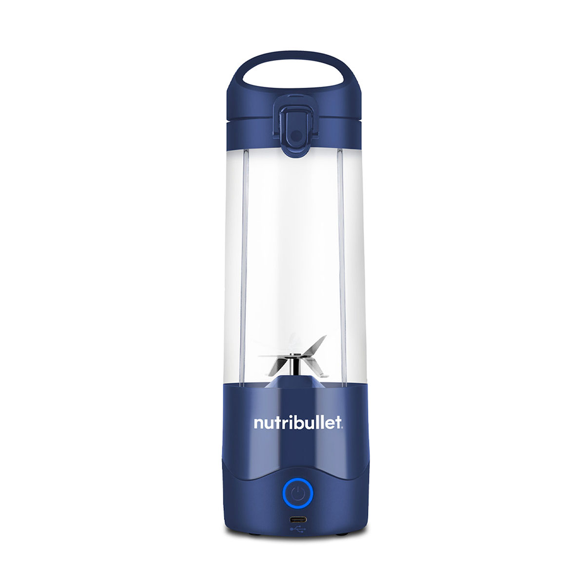 Un blender Nutribullet bleu avec un récipient transparent. Il a une poignée, un bouton d'alimentation et un port de charge.