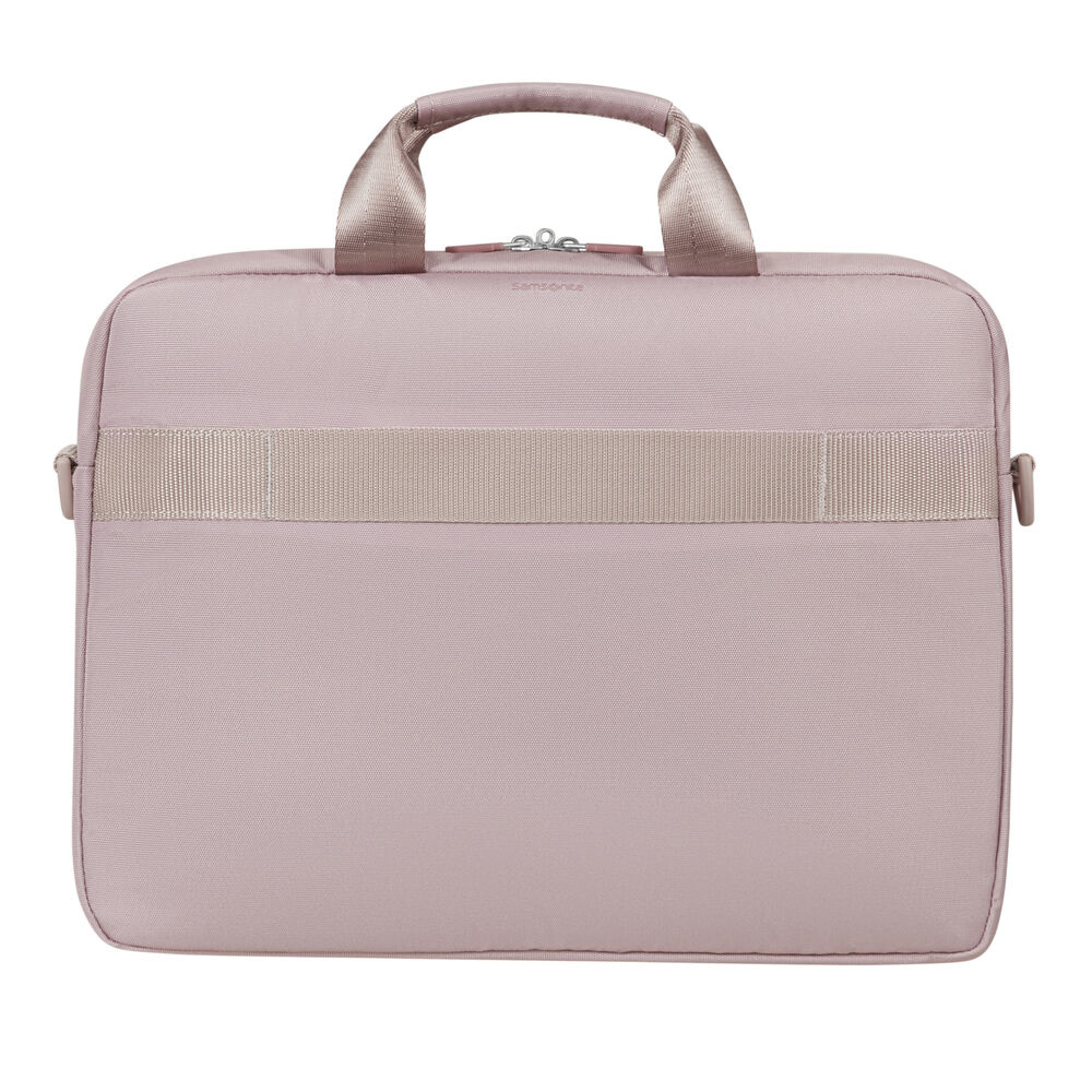 Eine mauvefarbene Laptoptasche mit Henkel und Riemen. Sie hat einen horizontalen Riemen vorn. Der Markenname ist sichtbar.