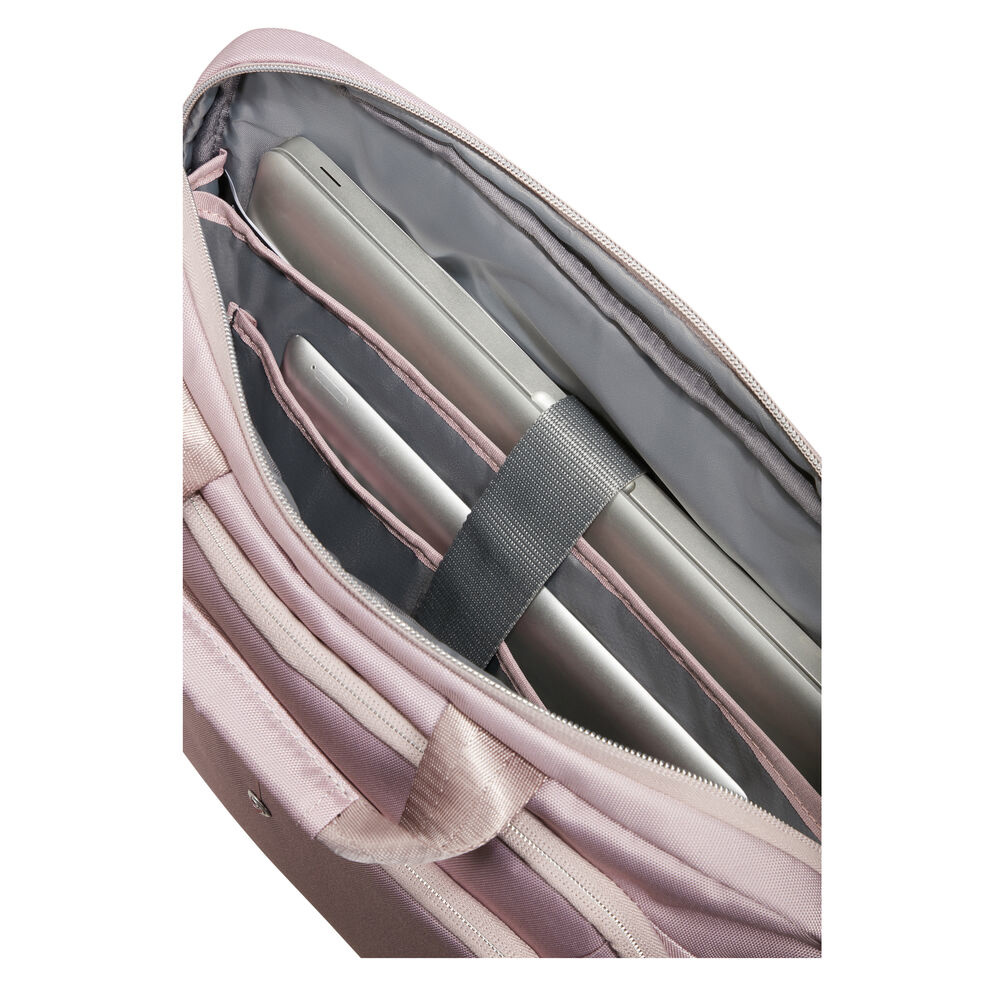 Eine offene, rosa Laptop-Tasche mit einem Laptop und einem Tablet, die mit einem grauen Riemen befestigt sind. Das Innenfutter ist grau.