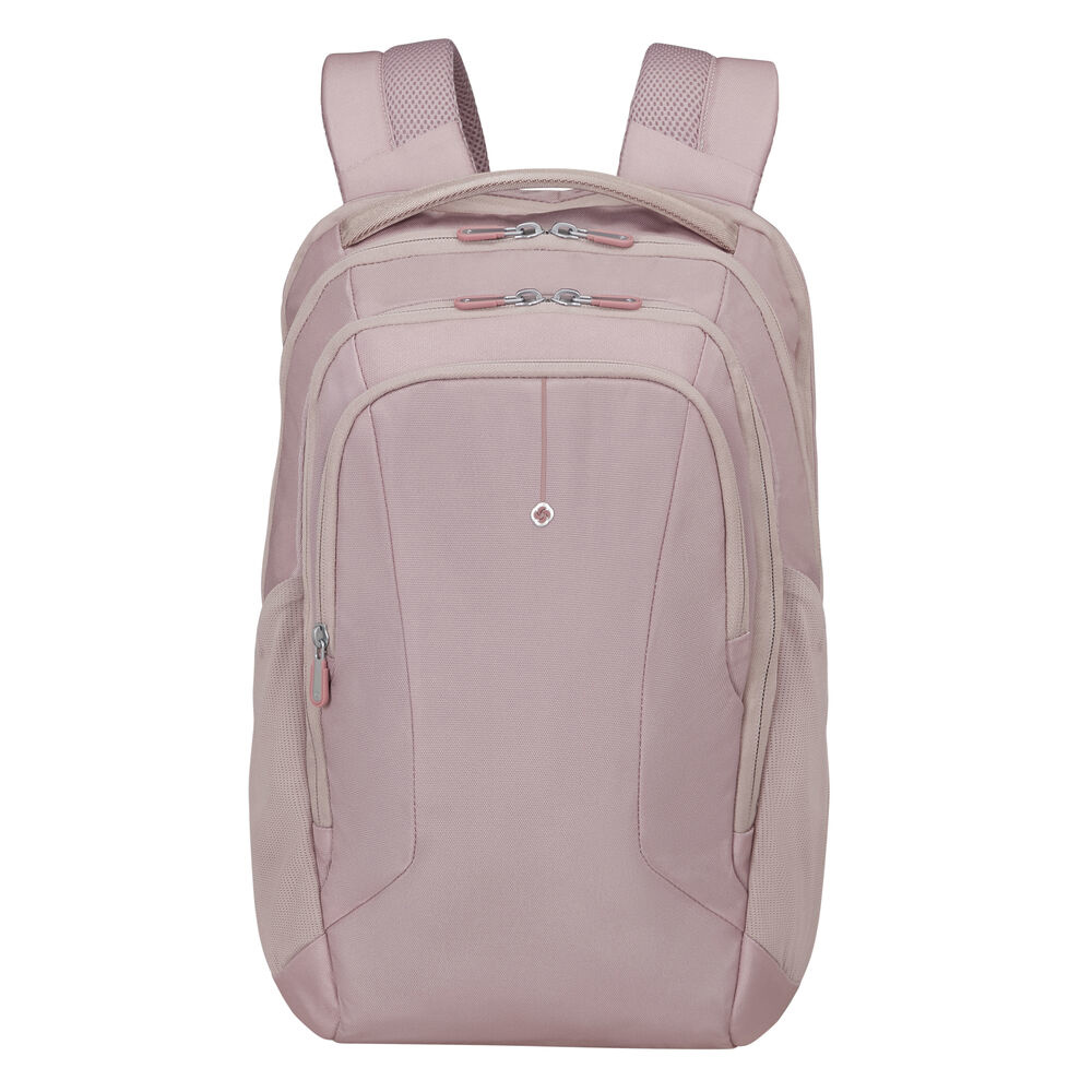 Ein staubrosafarbener Rucksack mit mehreren Fächern, Reißverschlüssen und gepolsterten Schultergurten. Er hat ein kleines Logo auf der Vorderseite.