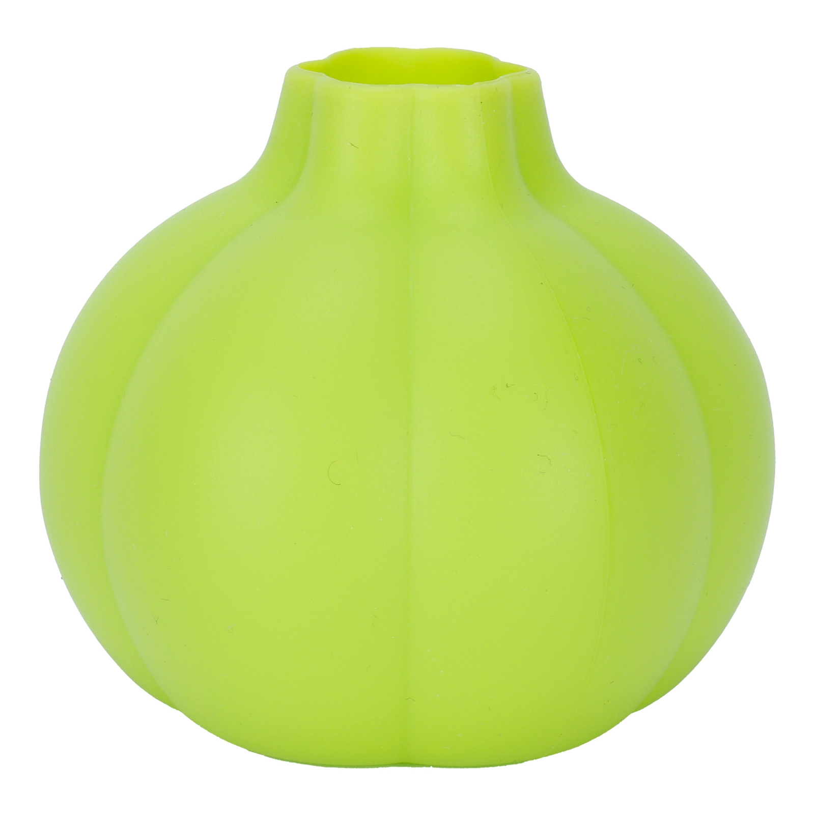 Ein grünes, zwiebelförmiges Objekt mit geweitetem Oberteil, wahrscheinlich eine Vase oder ein Dekorationsartikel, vor weißem Hintergrund.