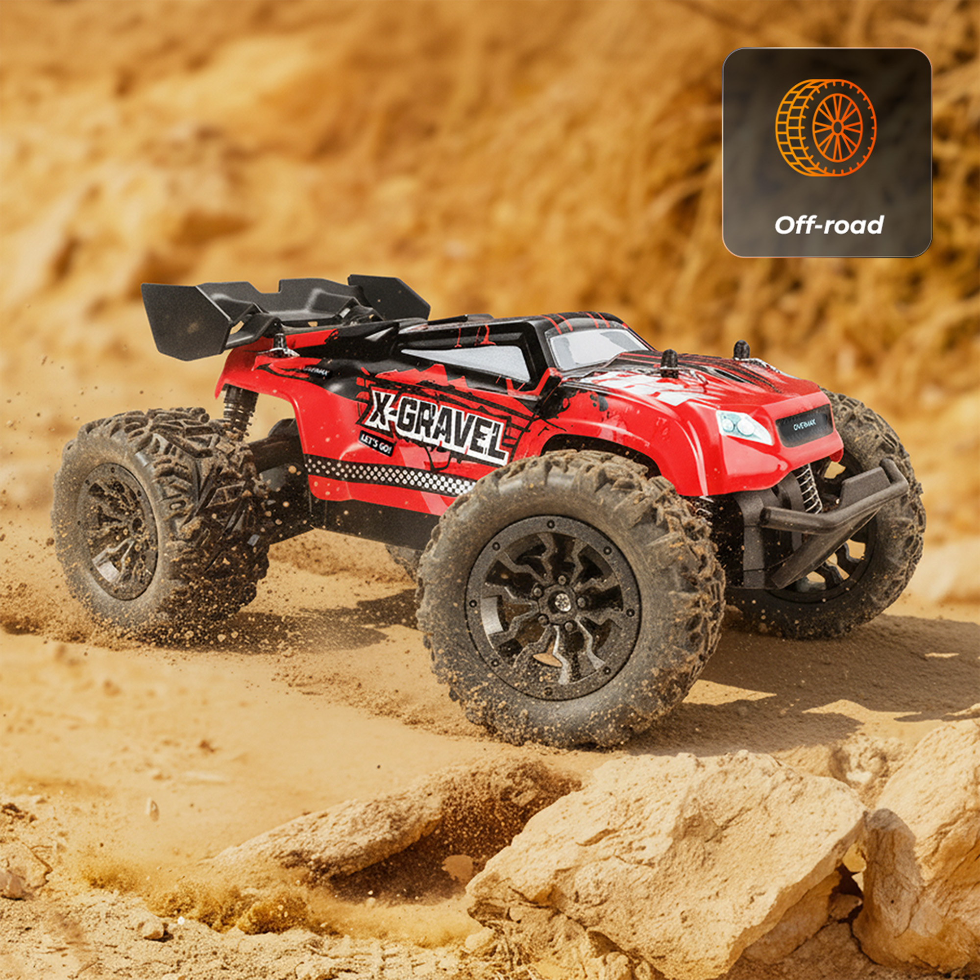 Roter und schwarzer Offroad-RC-Wagen auf sandigem Gelände. Staub wird von den Reifen aufgewirbelt. Offroad-Logo im Hintergrund.