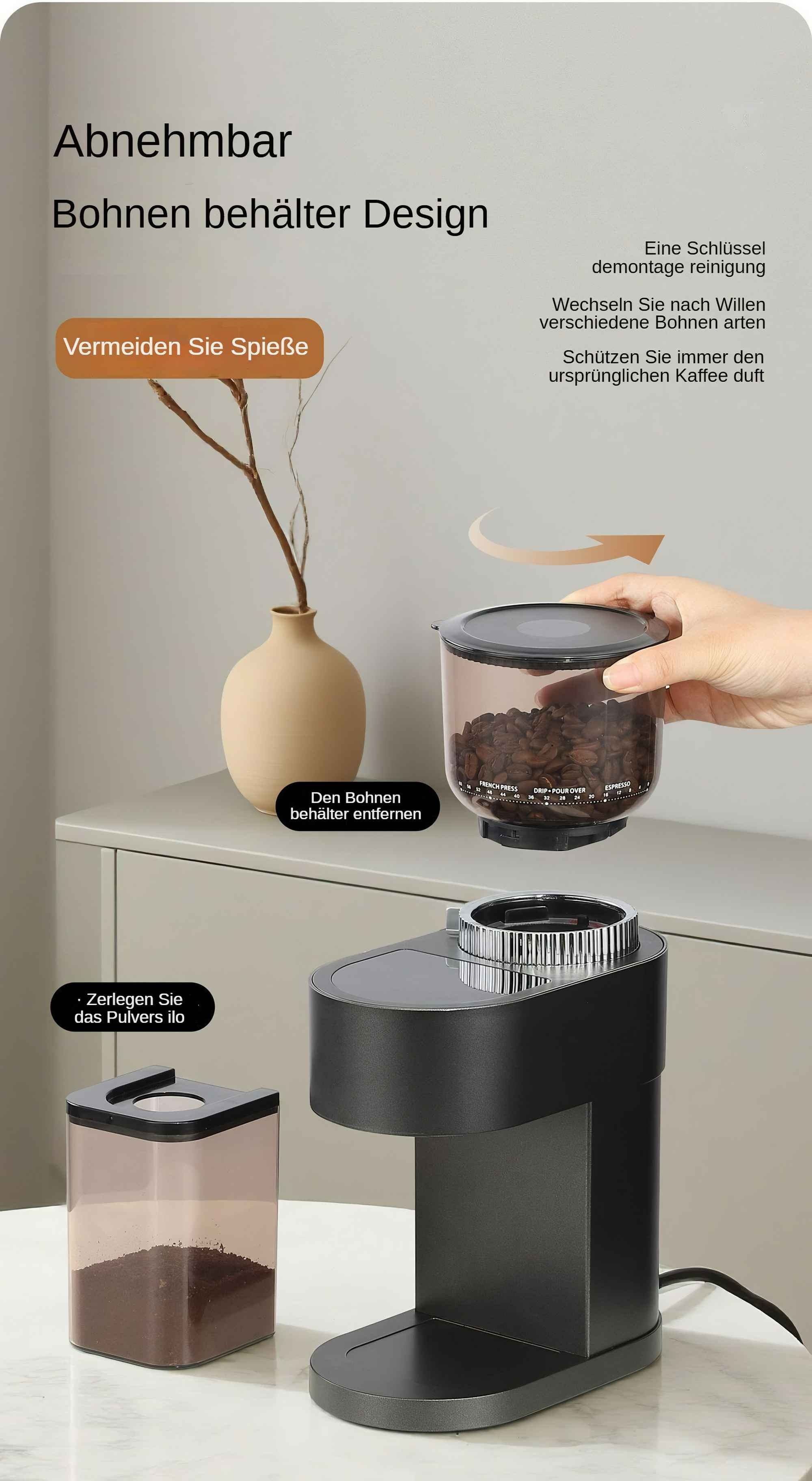 Eine Kaffeemühle mit Kaffeebohnen im Behälter und gemahlenem Kaffee in einem separaten Behälter.
