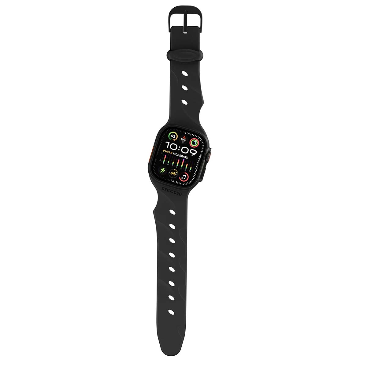 Un Apple Watch nero con cinturino nero. Il quadrante mostra l'ora e i dati dell'attività. Il cinturino è marchiato 'DECODED'.