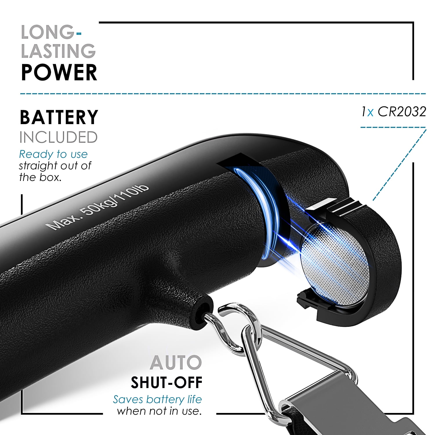 Nahaufnahme einer schwarzen Gepäckwaage mit Batteriefach und CR2032-Batterie. Text zeigt Batterie inklusive und automatische Abschaltung.