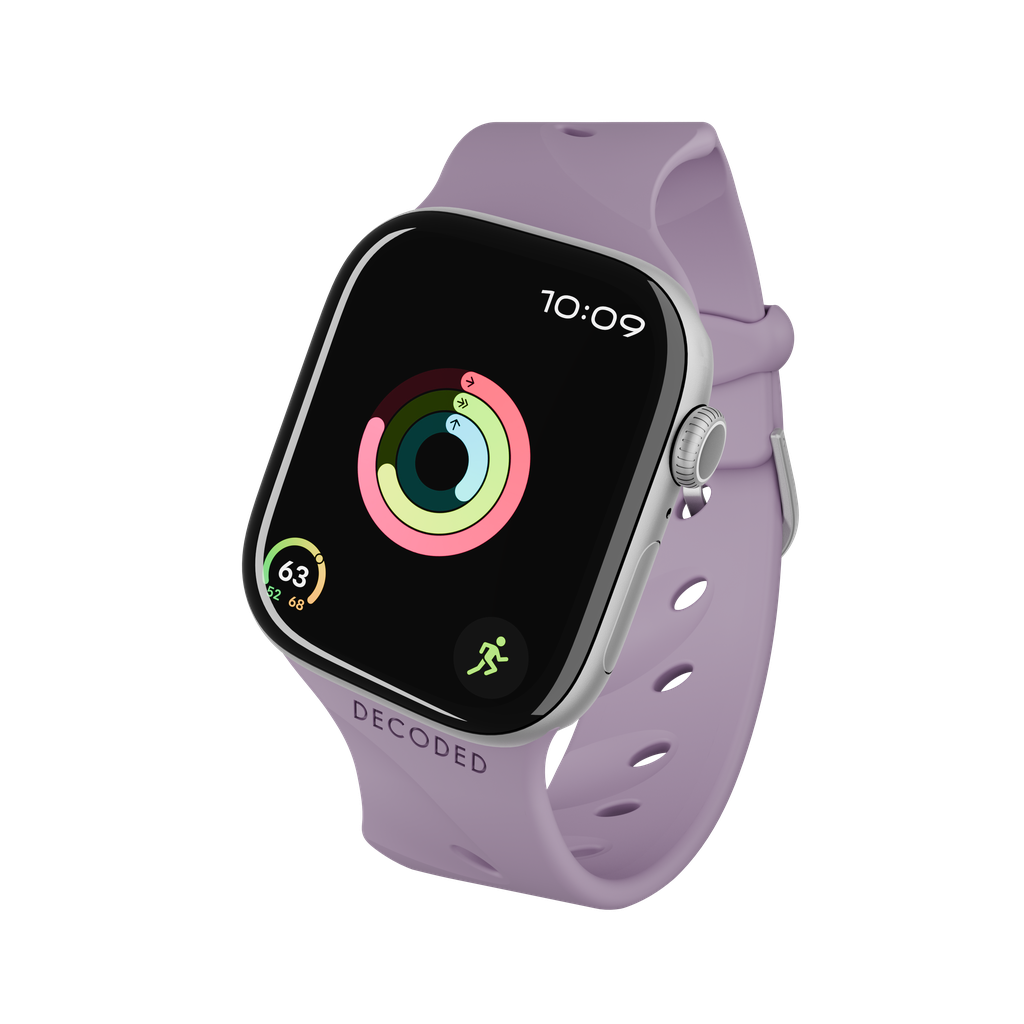 Uno smartwatch con cinturino viola, che mostra l'ora e gli anelli di attività. Il quadrante mostra l'ora e i dati di allenamento.