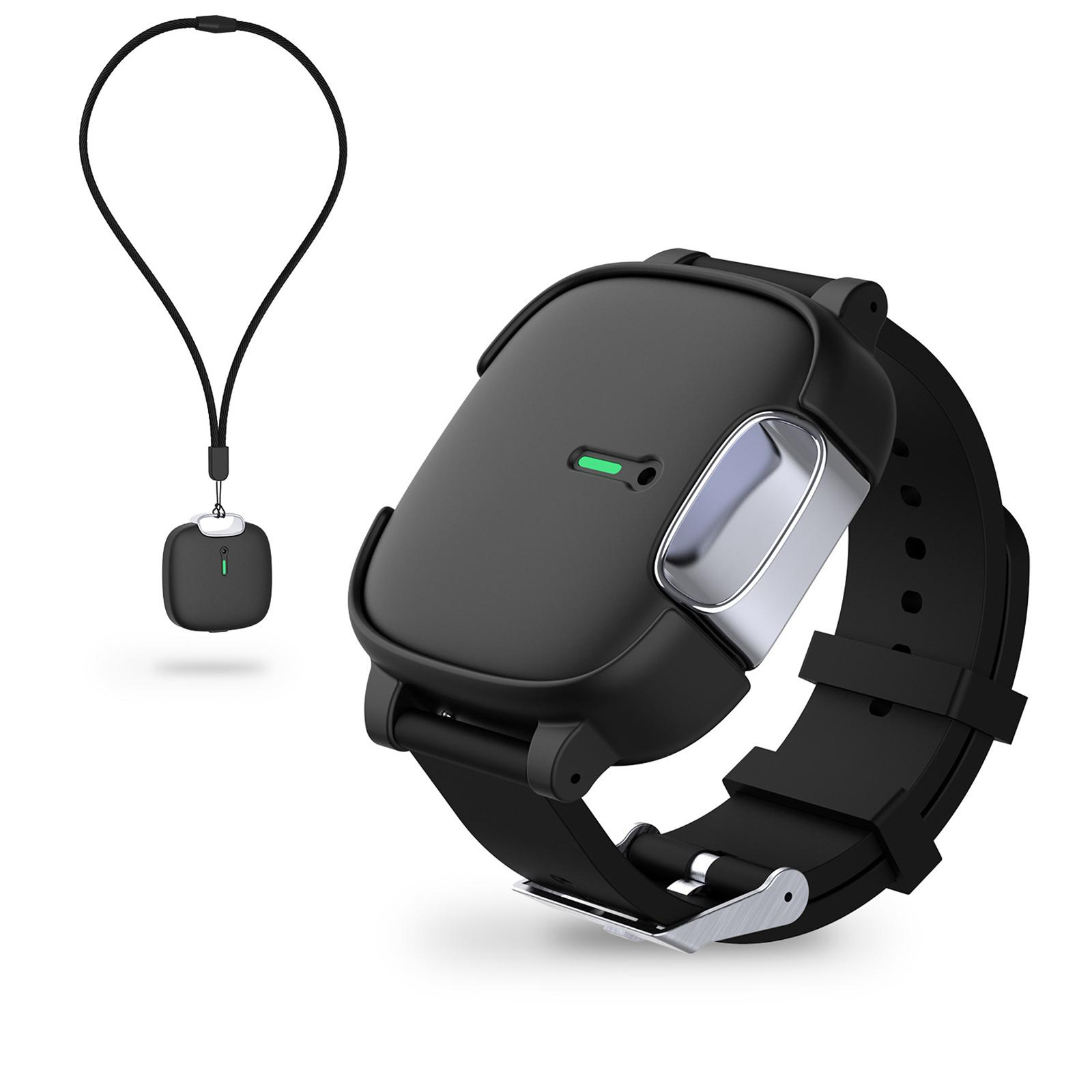 Schwarze Smartwatch mit schwarzem Armband und einem Anhänger an einer Halskette. Beide Geräte haben grüne Lichter.