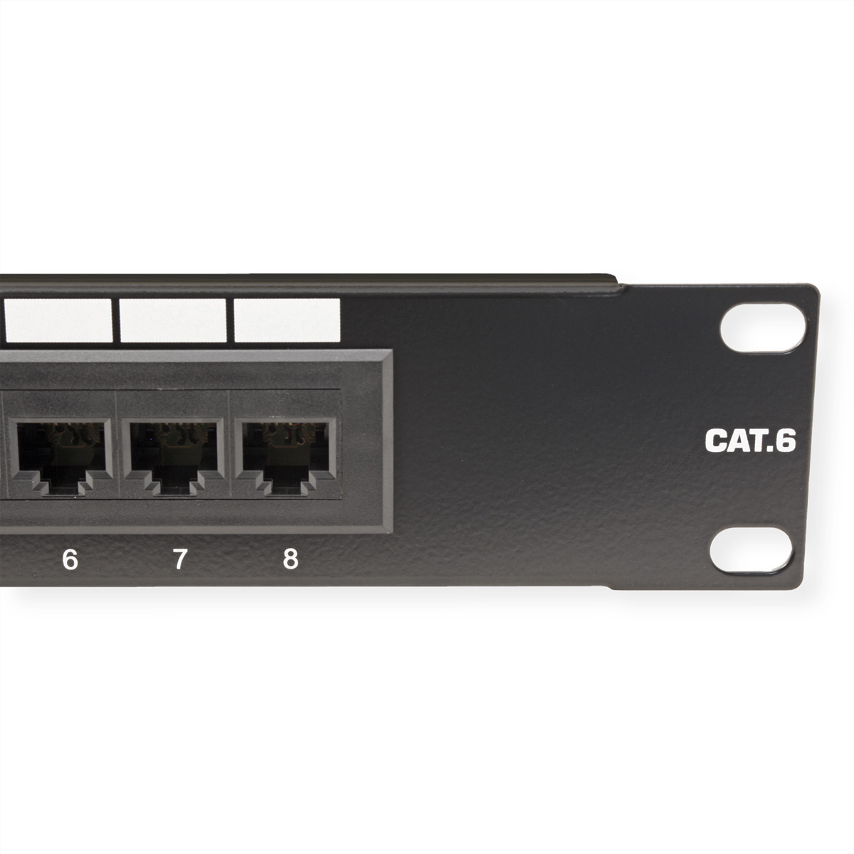 Schwarzes Netzwerkpanel mit Ethernet-Ports, beschriftet mit 6, 7, 8. Enthält CAT.6-Kennzeichnung und leere Etiketten.