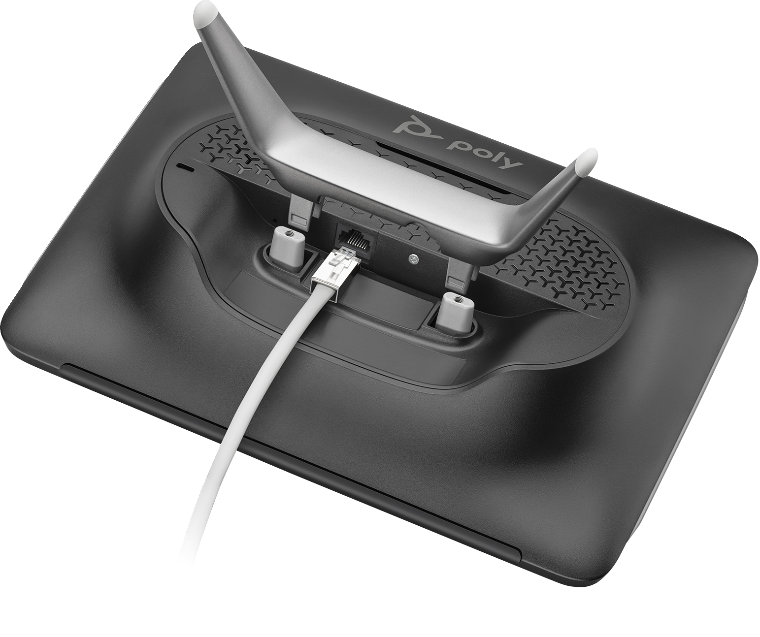 Ein schwarzes Gerät mit silbernem Ständer. Ein weißes Kabel ist eingesteckt. Der Markenname 'poly' ist sichtbar.