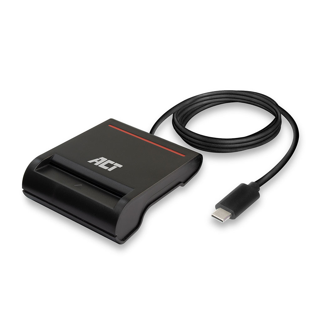 Ein schwarzes ACT-Kartenlesegerät mit rotem Streifen und USB-C-Kabel auf weißem Untergrund.