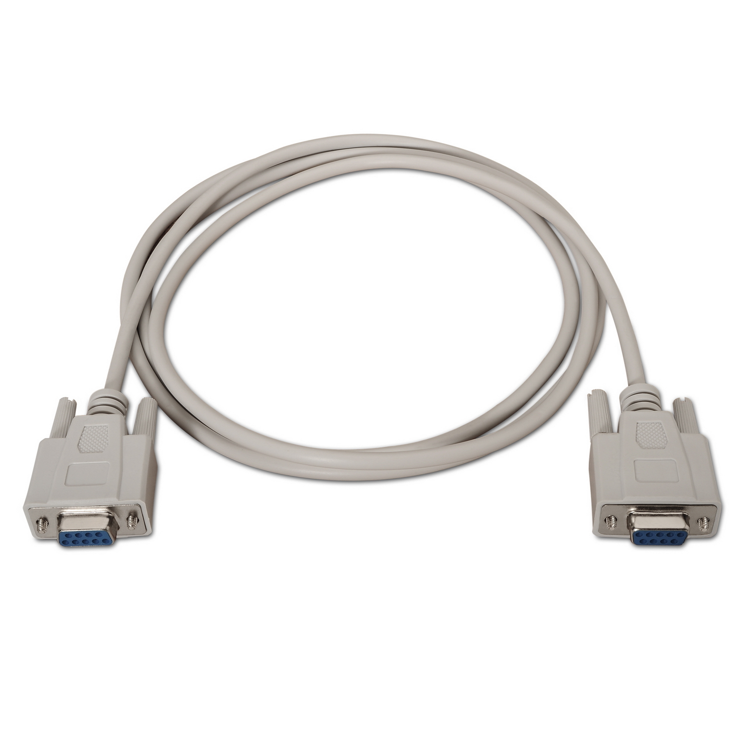 Un cable serial gris con conectores en ambos extremos, dispuesto en bucle. Fondo blanco.