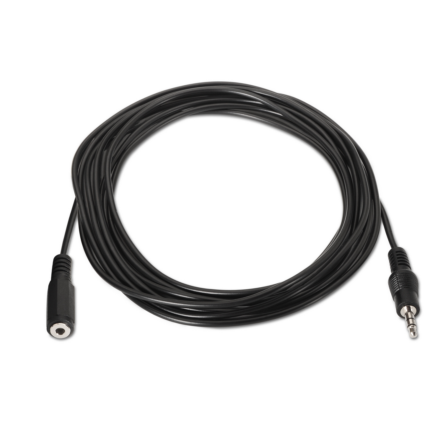 Un cable de audio negro enrollado en forma circular. Tiene un conector hembra y uno macho en cada extremo, sobre un fondo blanco.