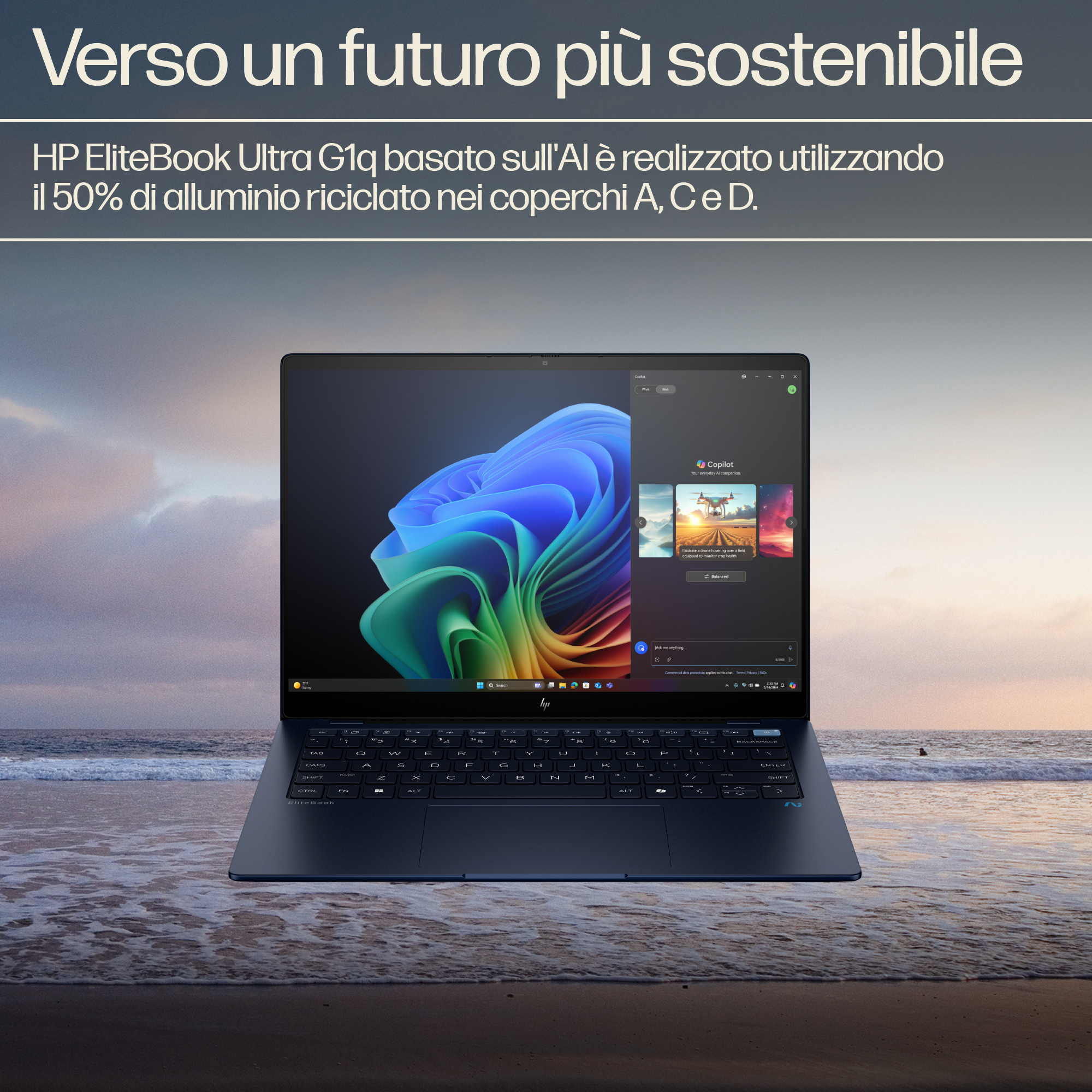 Portátil en la playa. Pantalla muestra Copilot. Texto: 'HP EliteBook Ultra...50% aluminio reciclado'.