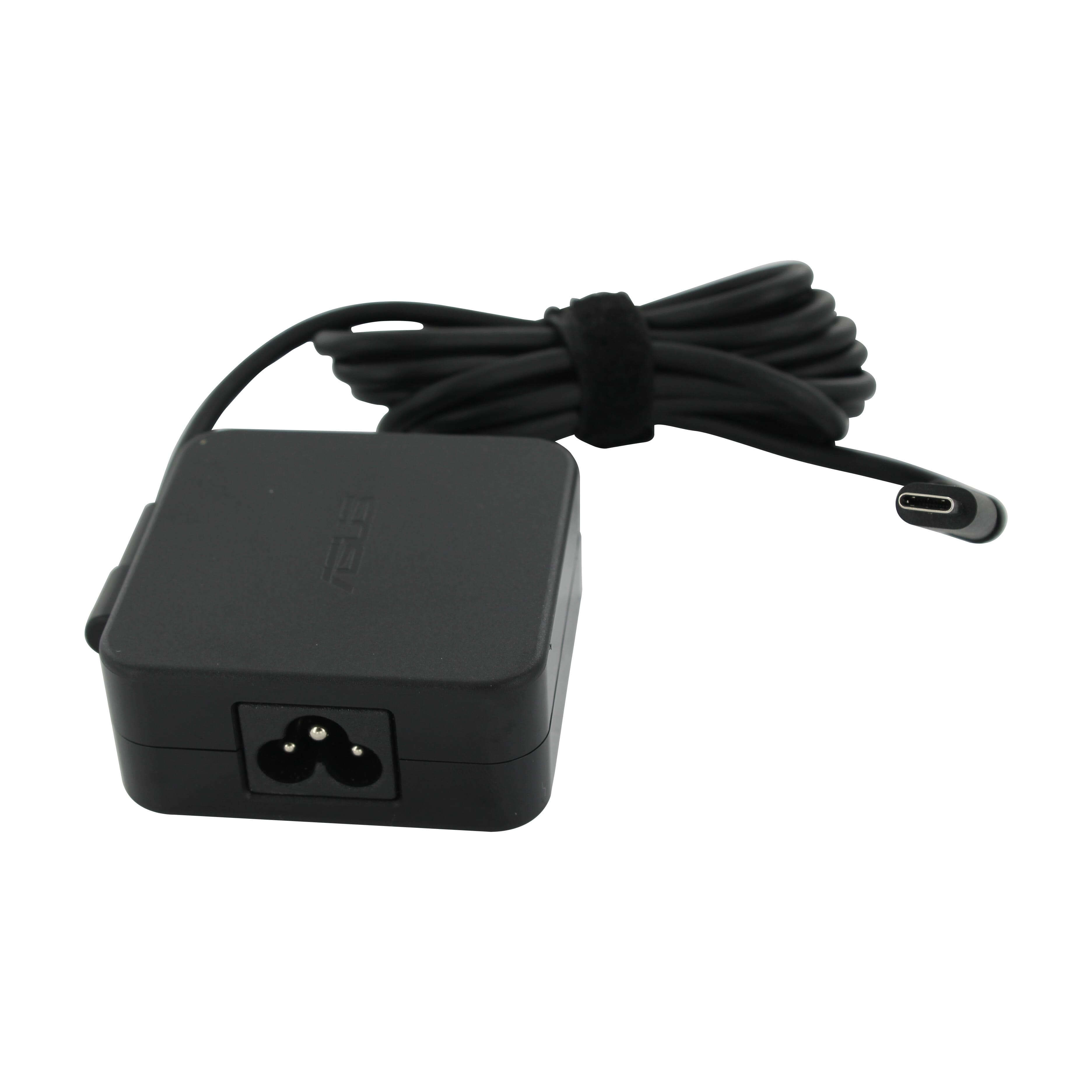 Czarna ładowarka do laptopa ASUS. Ładowarka ma port zasilania i złącze USB-C. Czarny kabel jest wokół niego owinięty.