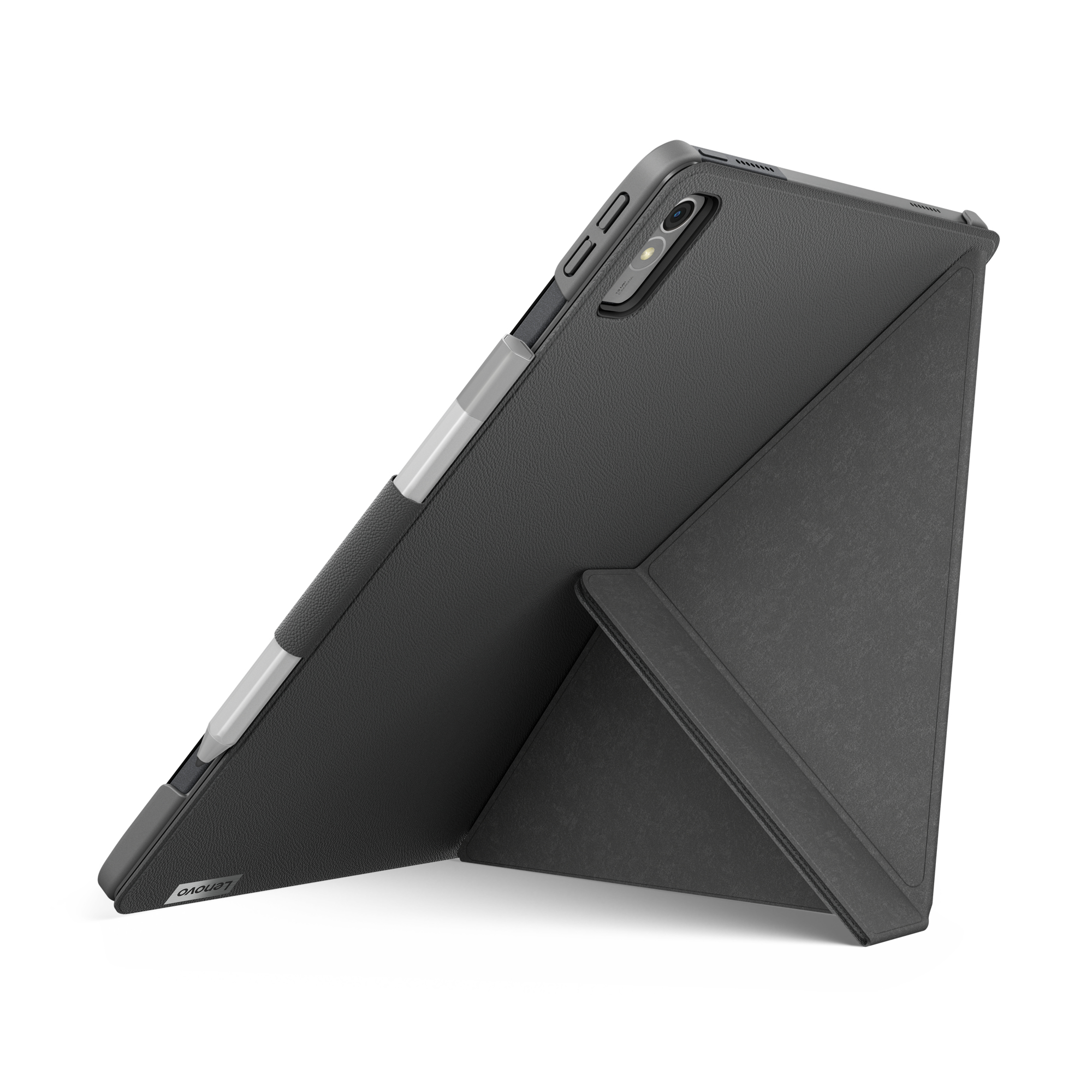 Una tableta Lenovo negra en una funda gris oscuro, apuntalada, mostrando la cámara y un soporte plateado para lápiz.