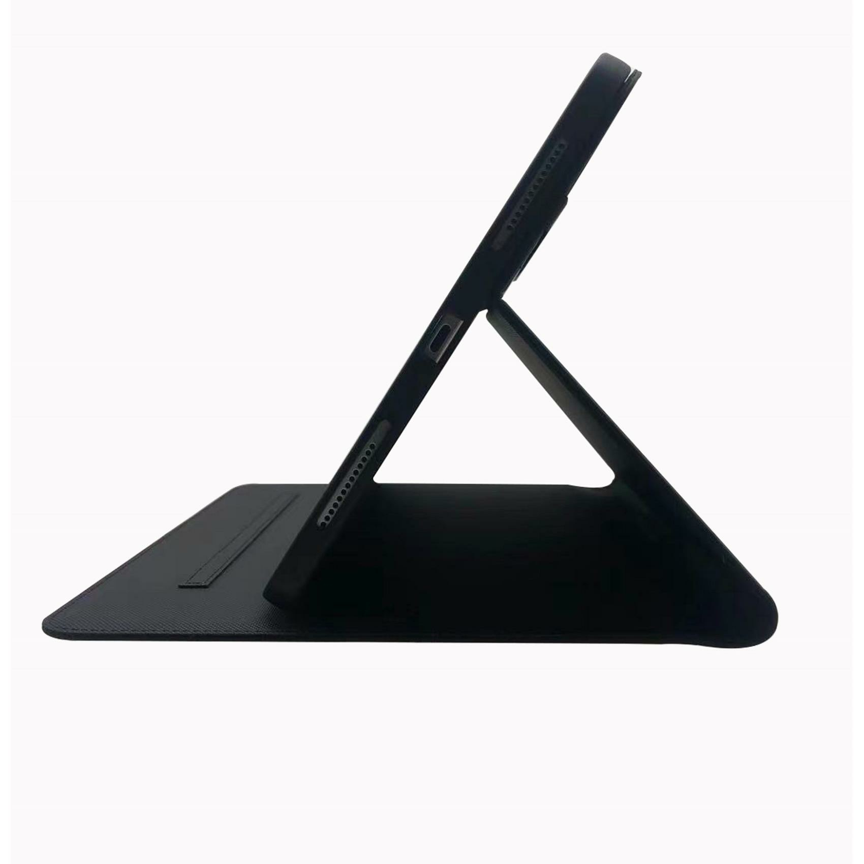 Schwarzes Tablet in einer schwarzen Hülle, geöffnet. Die Hülle ist abgewinkelt und zeigt den Bildschirm und die Kante. Weißer Hintergrund.