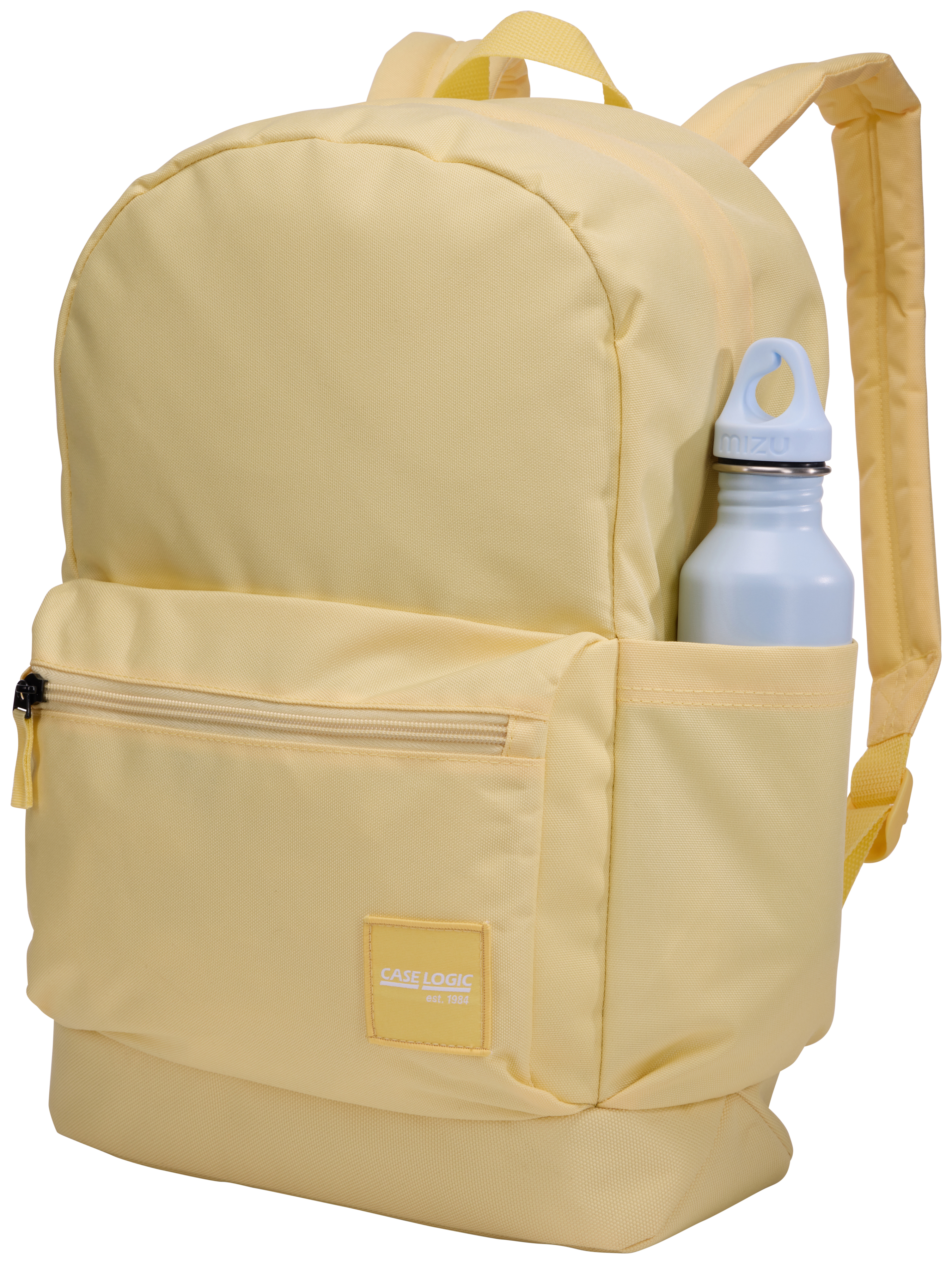 Un sac à dos jaune avec une bouteille d'eau bleu clair dans la poche latérale. Le sac à dos a une poche avant et le logo Case Logic.