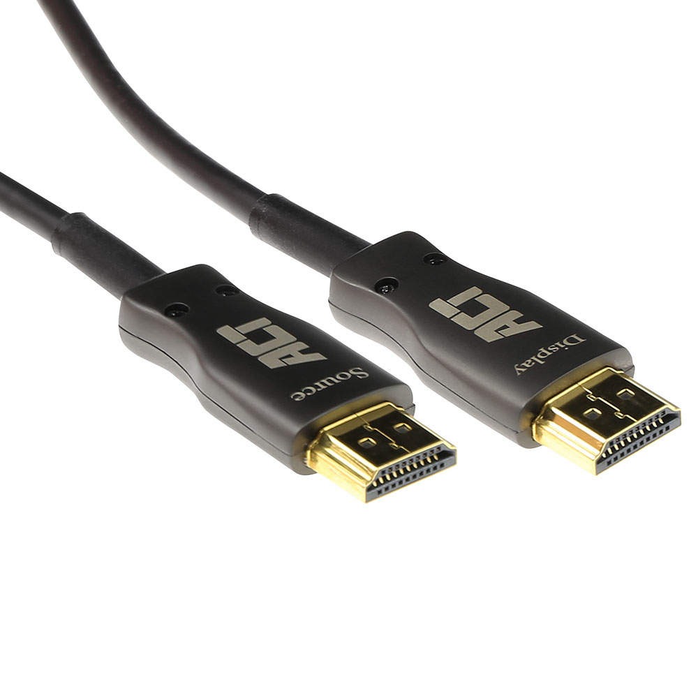 Zwei schwarze HDMI-Kabel mit goldenen Steckern. Eines ist mit 'Source', das andere mit 'Display' beschriftet. Beide haben das 'ACT'-Logo.