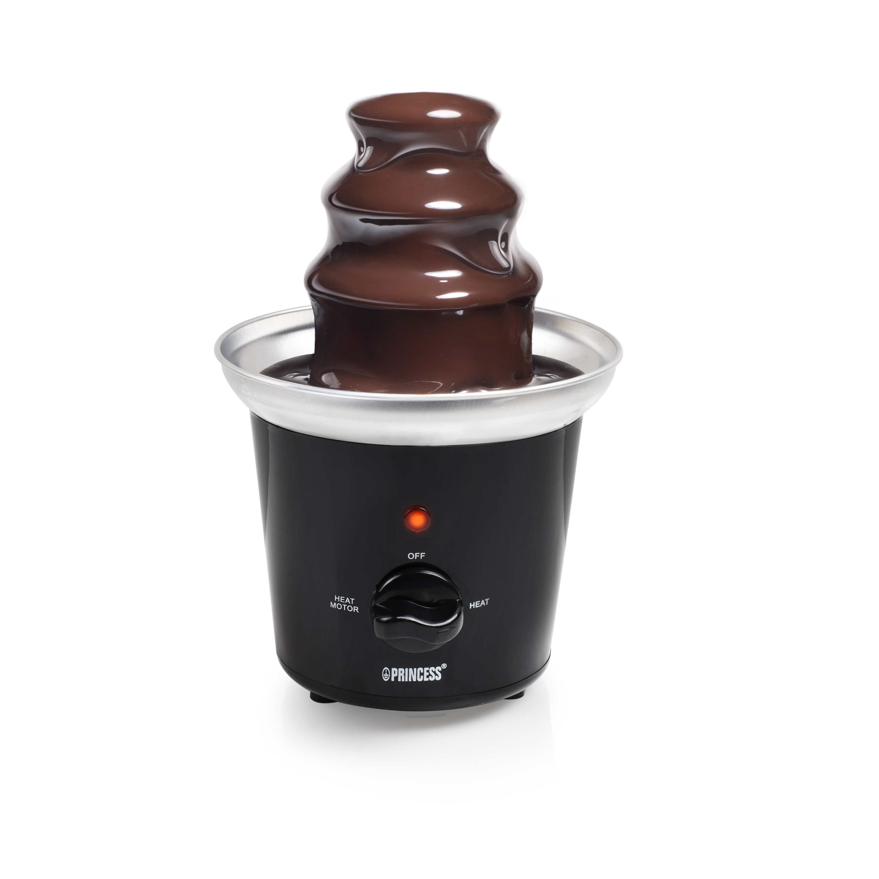 Una fuente de chocolate con chocolate oscuro cayendo en una base de acero inoxidable. Base negra con controles.
