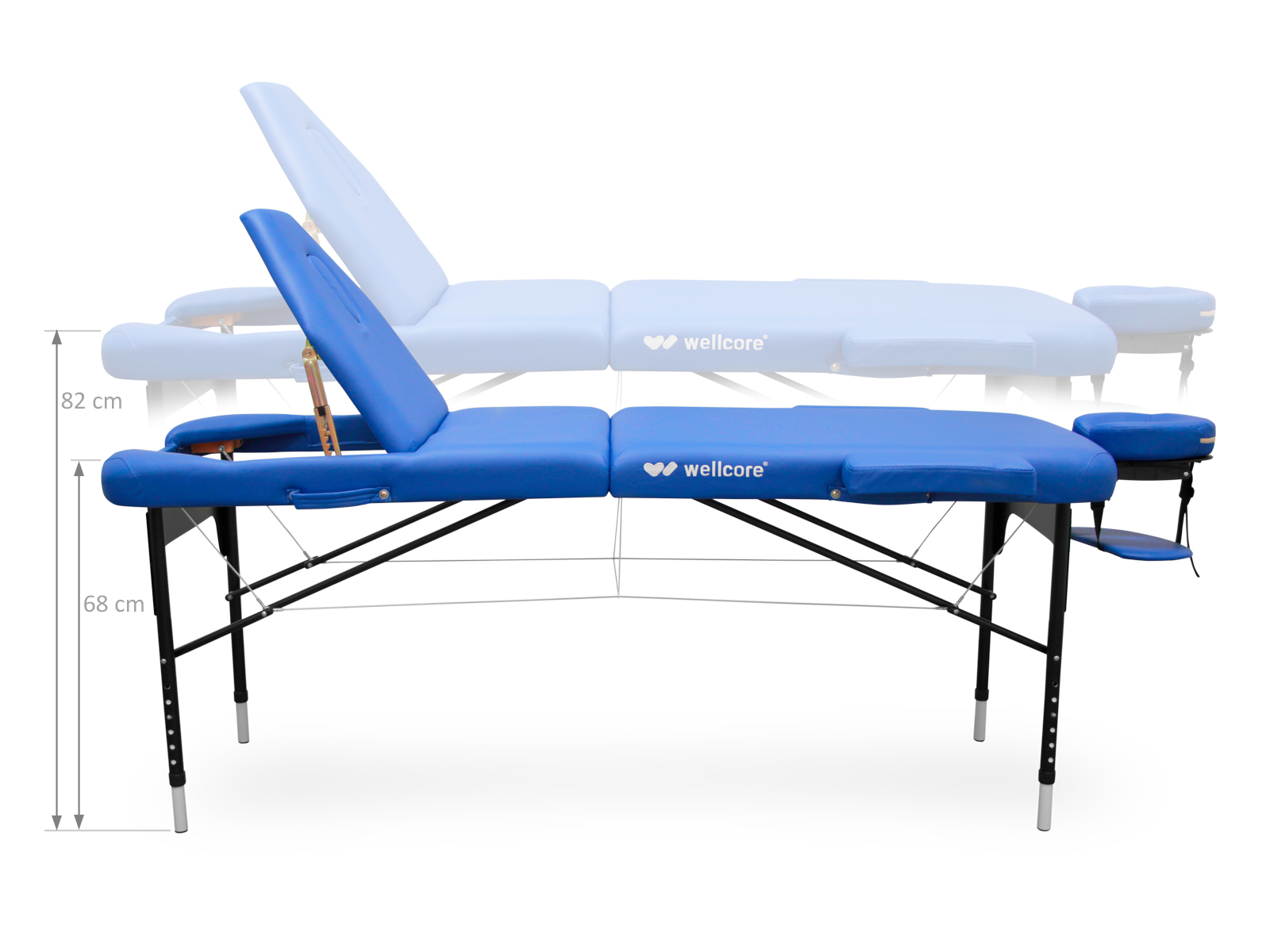 Mesa de masaje azul con altura ajustable, logo Wellcore y reposacabezas. Medidas: 82 cm y 68 cm. Fondo blanco.