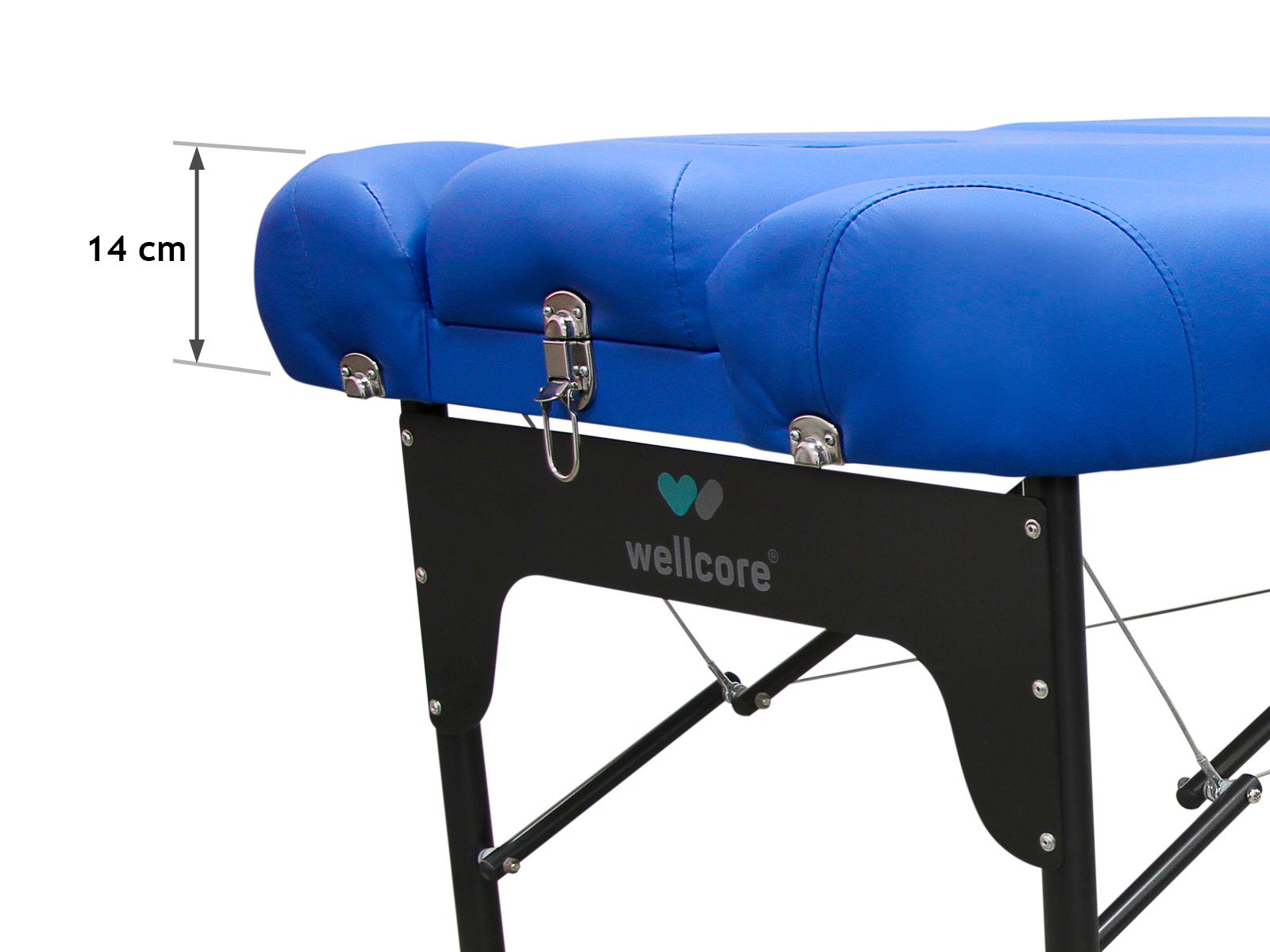 Una camilla azul con marco de metal negro. El reposacabezas mide 14 cm de alto. El logo de Wellcore es visible.