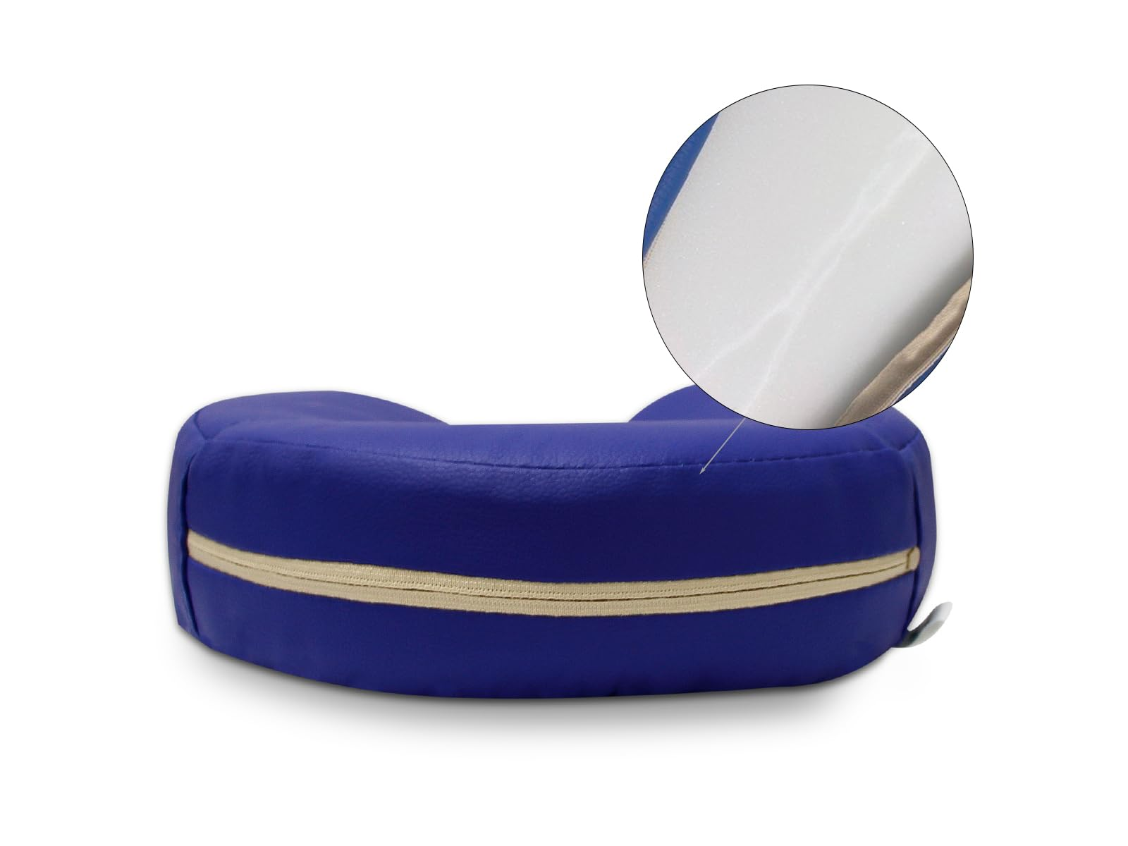 Un cojín azul con cremallera beige. Un círculo ampliado muestra la espuma blanca interior y el material azul.