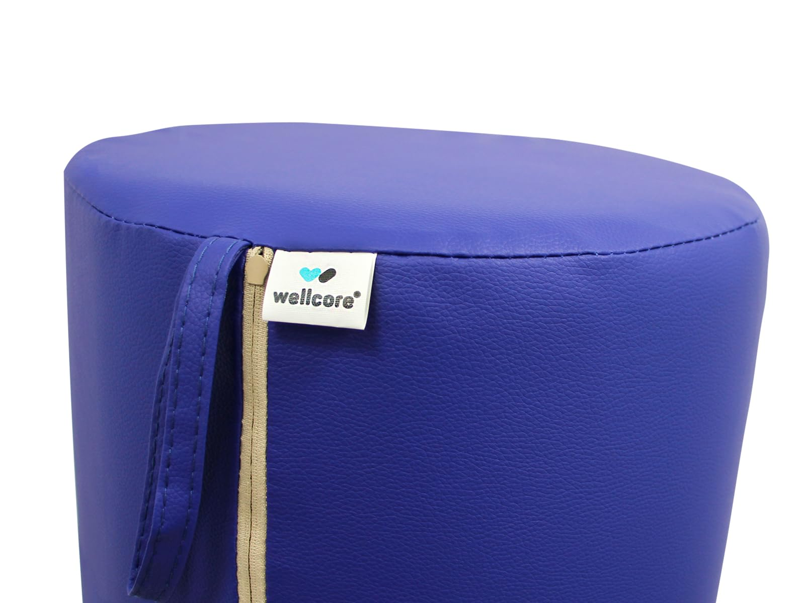 Un objeto cilíndrico azul con cremallera y una etiqueta blanca que dice 'wellcore'.