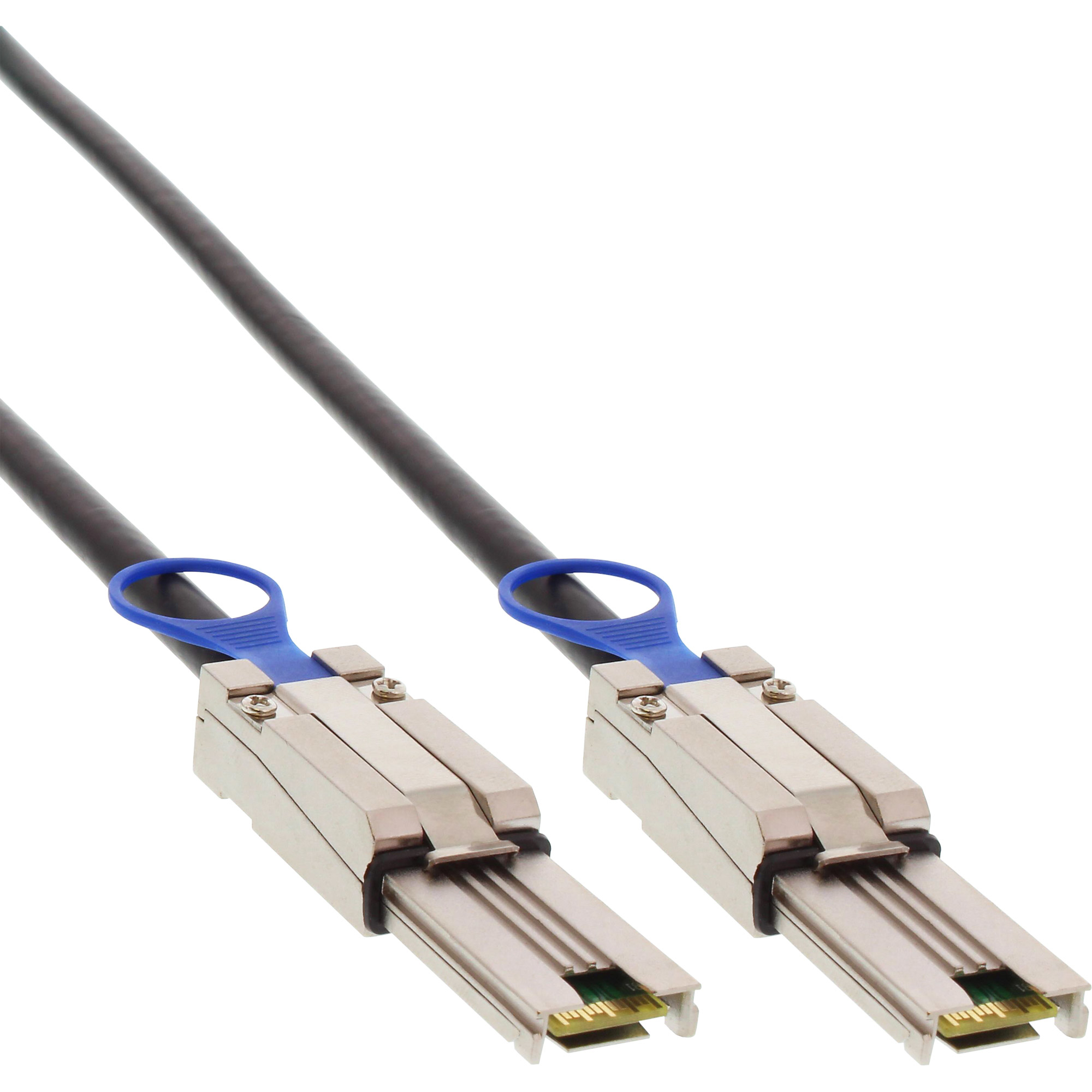 Zwei schwarze Kabel mit blauen Griffen und silbernen Steckern auf weißem Hintergrund. Nahansicht.