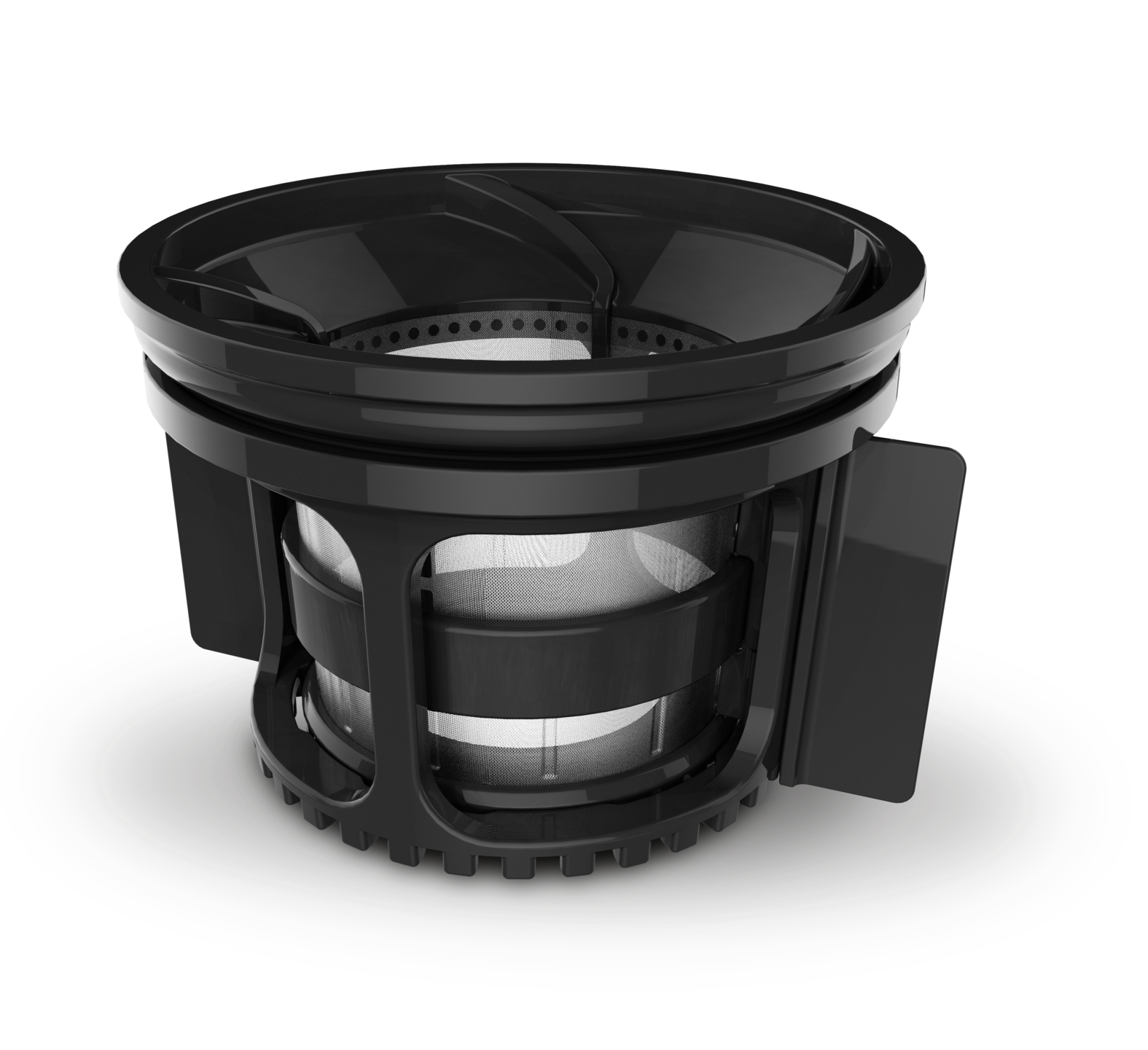 Una cesta de filtro de exprimidor negra. Tiene un interior de malla y una base acanalada. Se encuentra sobre un fondo blanco.