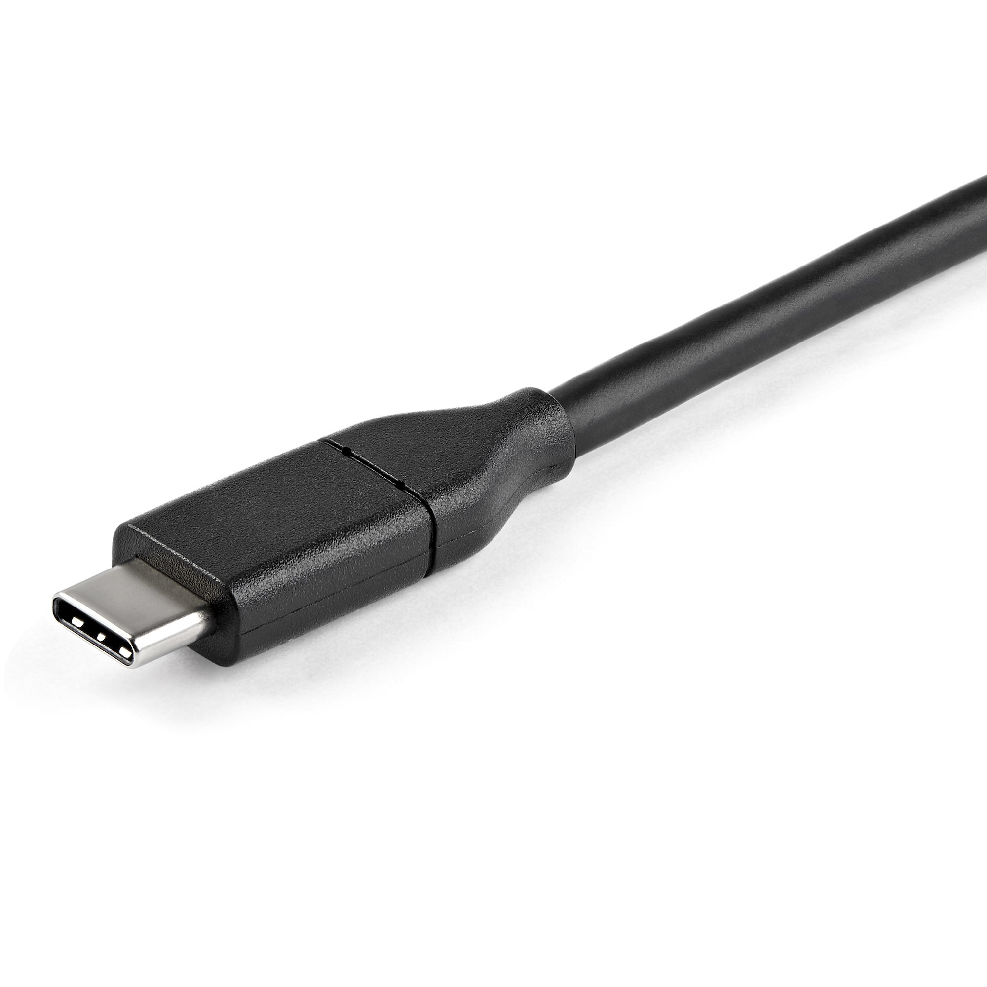 Nahaufnahme eines schwarzen USB-C-Kabels auf weißem Hintergrund. Der Stecker ist links.