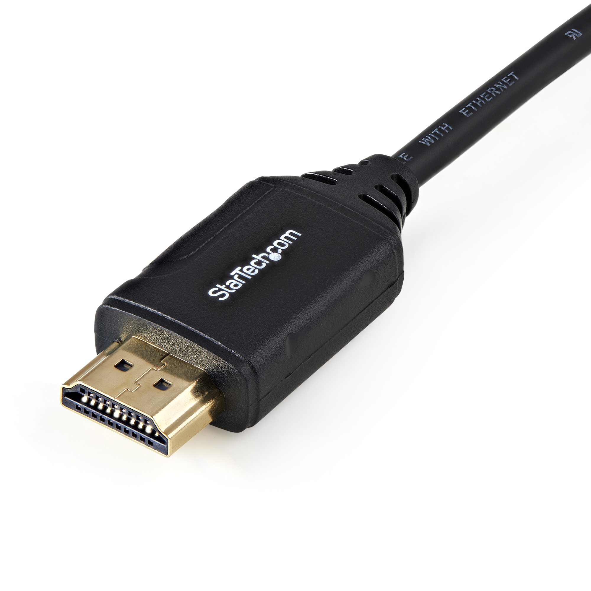 Câble HDMI noir avec connecteur doré. Le câble a un logo StarTech.com. Fond blanc.
