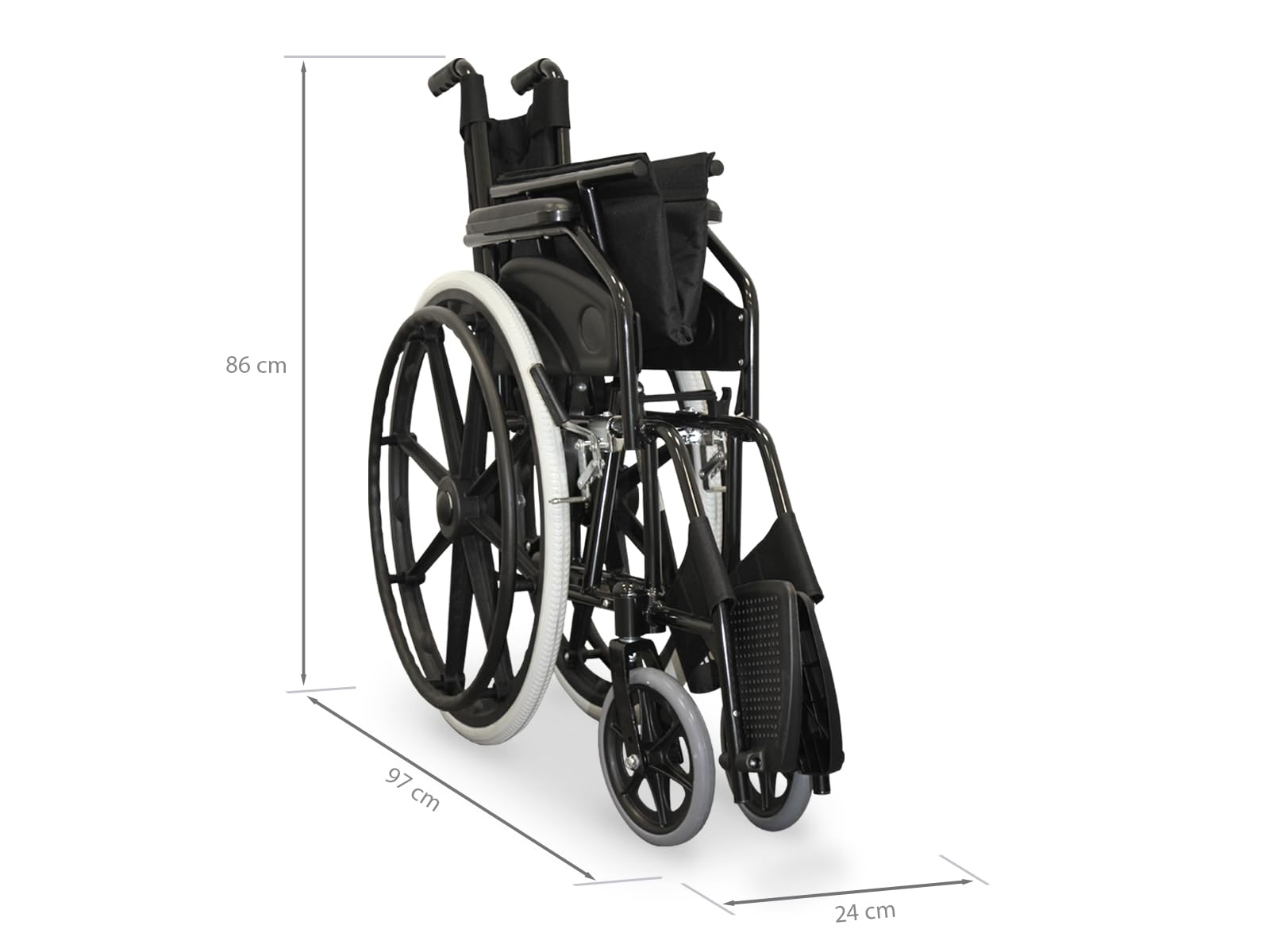 Una silla de ruedas negra con ruedas de borde blanco sobre fondo blanco. Dimensiones: 86 cm, 97 cm y 24 cm.