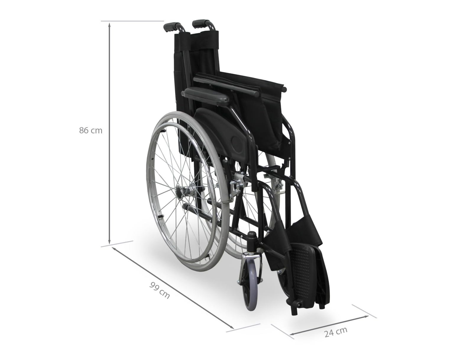 Una silla de ruedas negra plegada con ruedas plateadas, sobre un fondo blanco. Dimensiones: 86 cm alto, 99 cm largo, 24 cm ancho.