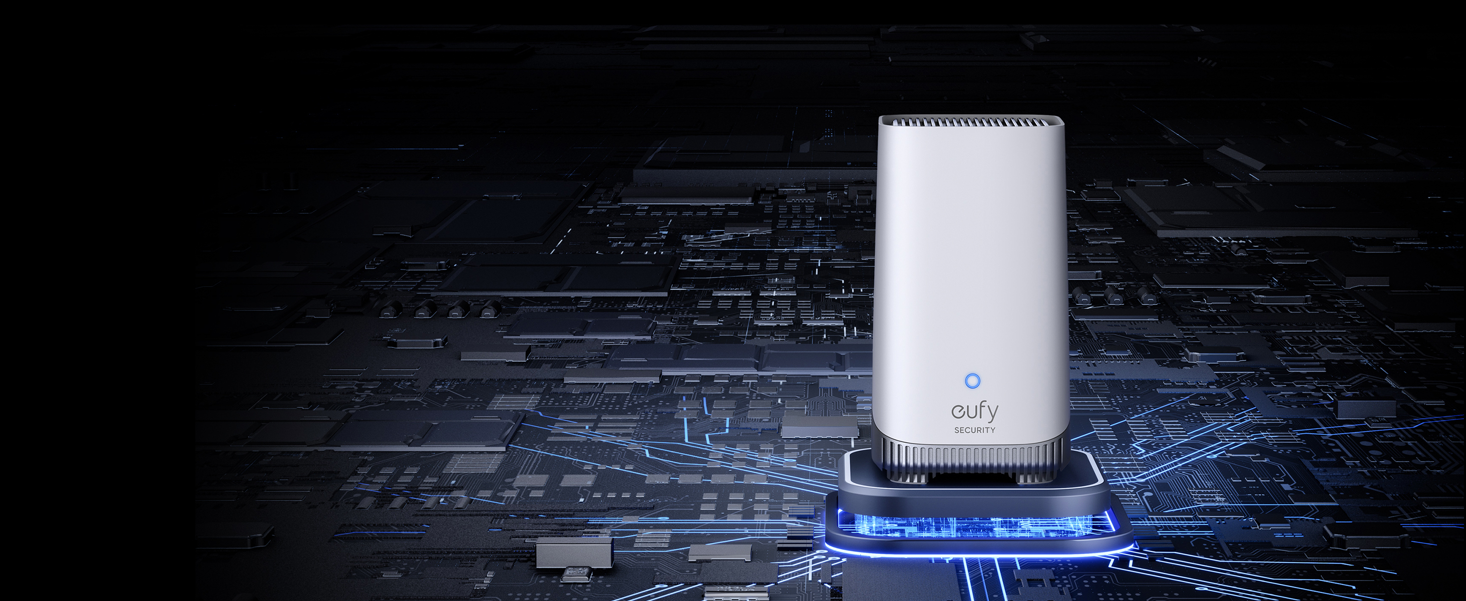 Białe urządzenie zabezpieczające eufy stoi na futurystycznej płytce drukowanej. Niebieskie światło otacza podstawę i świeci z logo.
