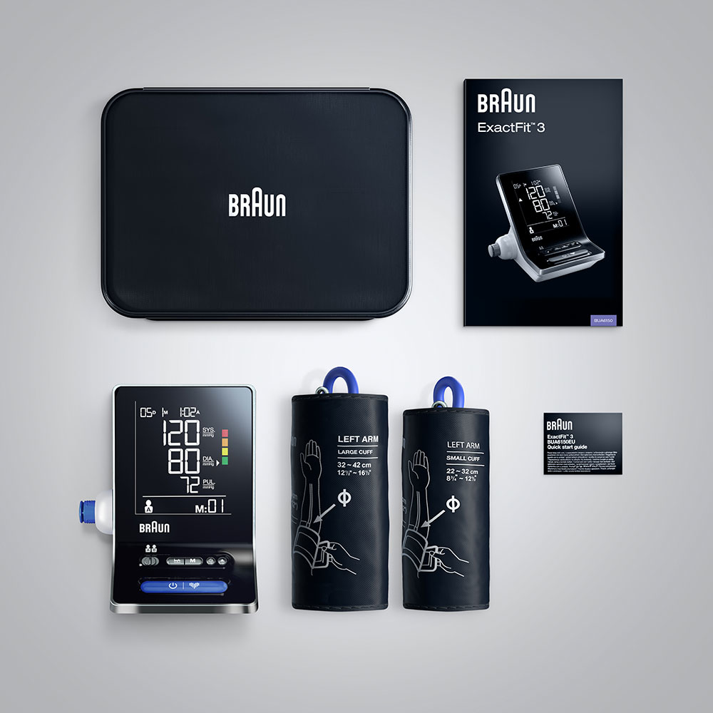 Se muestra un kit de monitor de presión arterial Braun ExactFit 3, que incluye un monitor, manguitos, estuche, manual y guía de inicio rápido.