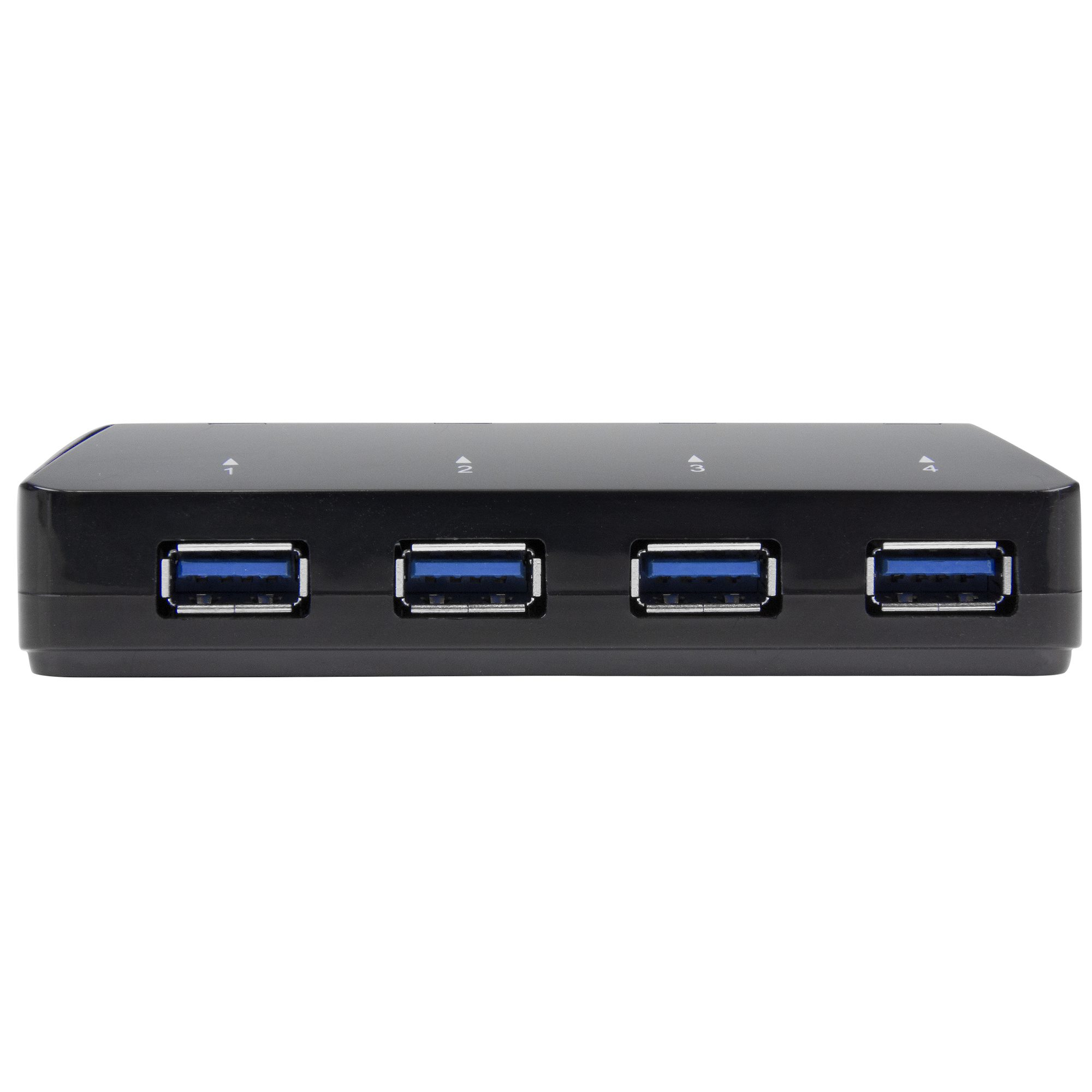 Un concentrador USB negro con cuatro puertos USB azules. El concentrador es rectangular. Fondo blanco.