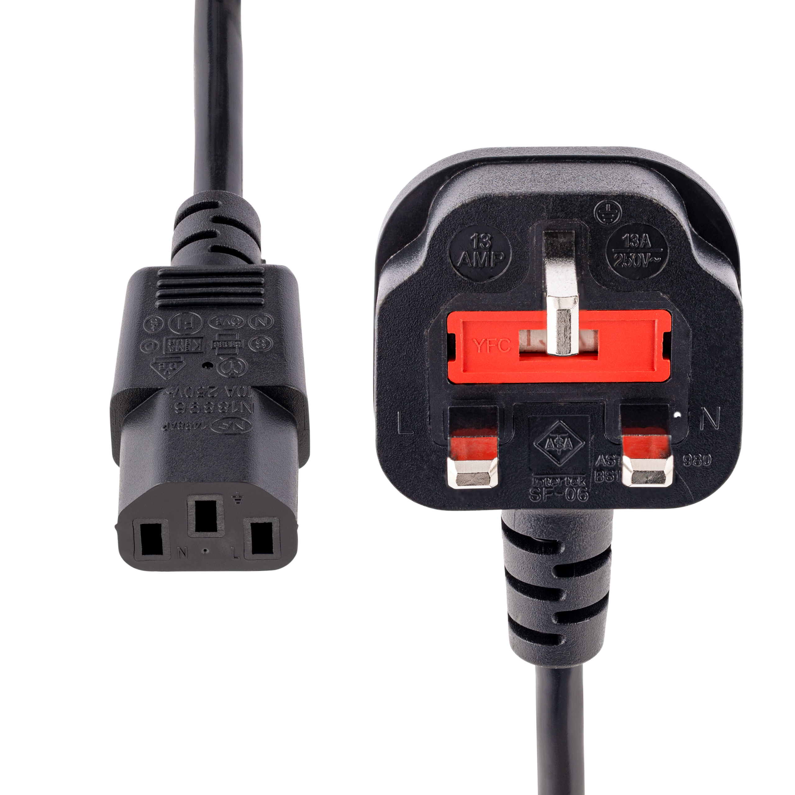 Un cable de alimentación negro con dos extremos: un conector hembra y un enchufe del Reino Unido. El enchufe tiene un interruptor rojo.