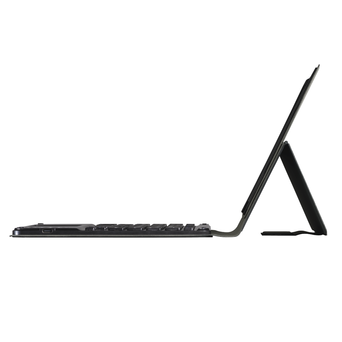 Seitenansicht einer schwarzen Tablet-Tastatur. Die Tastatur ist mit einem Tablet-Ständer verbunden, beides schwarz, vor weißem Hintergrund.
