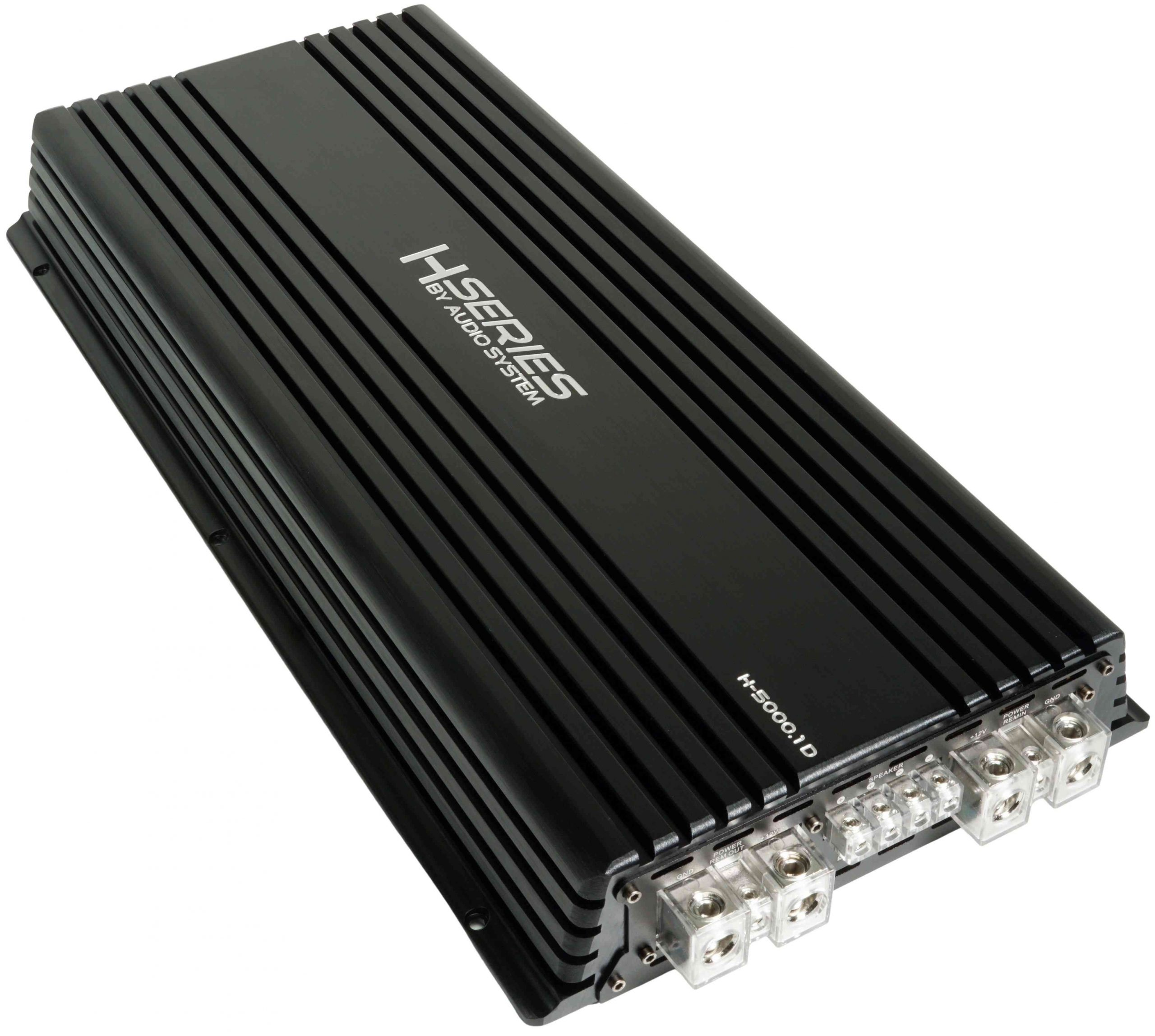 Schwarzer H Series Audioverstärker mit gerippter Oberseite. Hat Anschlüsse und Text 'H-5000.1D'. Weißes Logo 'H SERIES BY AUDIO SYSTEM'.